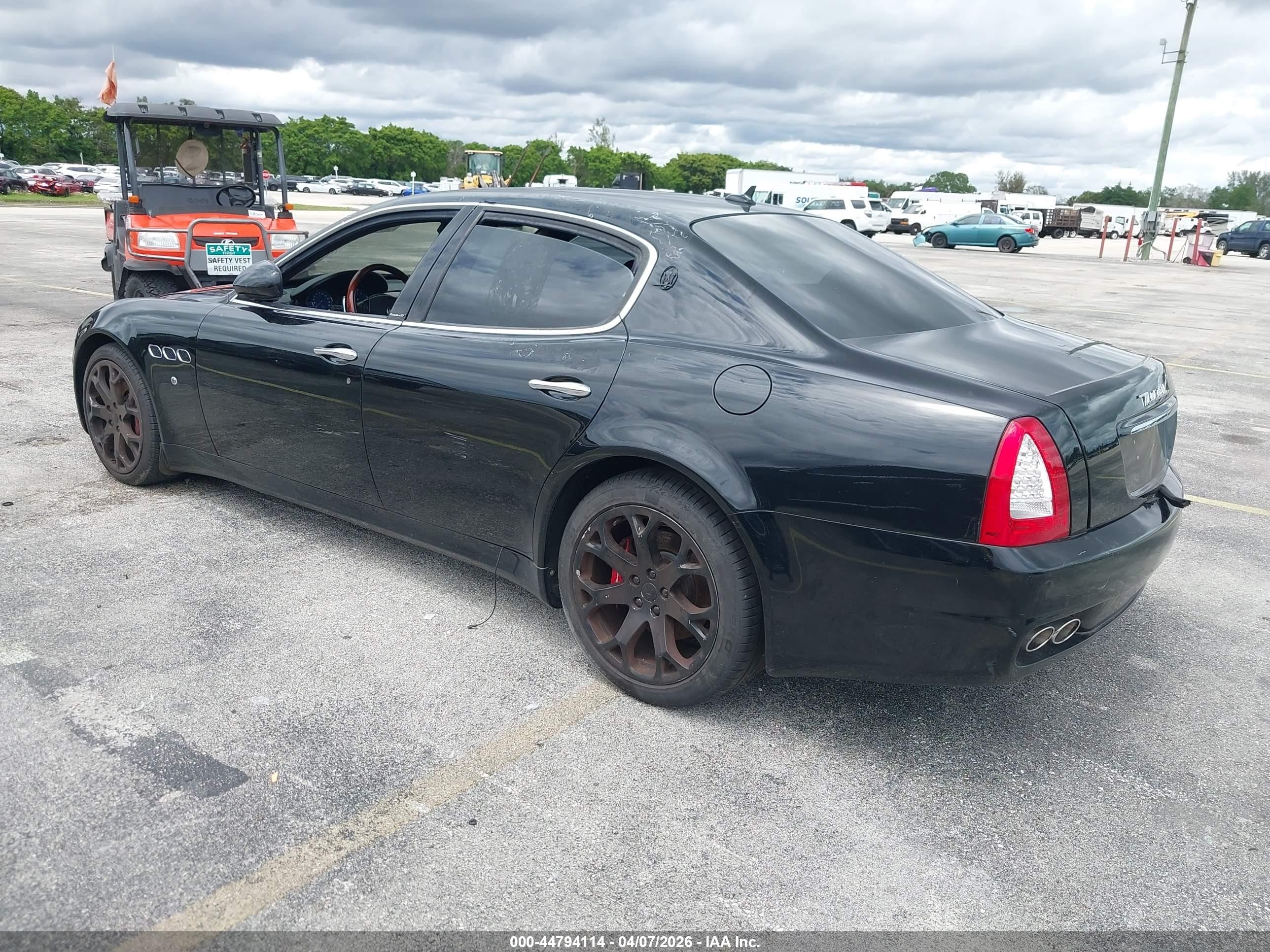 2009 Maserati Quattroporte S Black vin: ZAMJK39A190045727