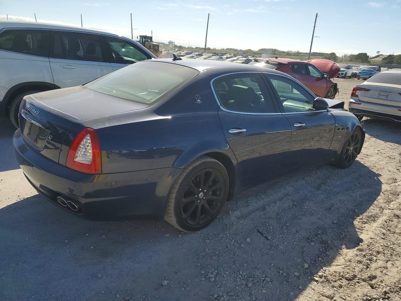 2009 Maserati Quattroporte S Blue vin: ZAMJK39A490045222