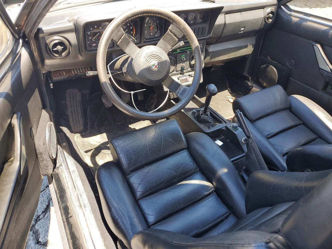 1986 Alfa Romeo Gt V6 2.5 Black vin: ZARAA6696G1008060