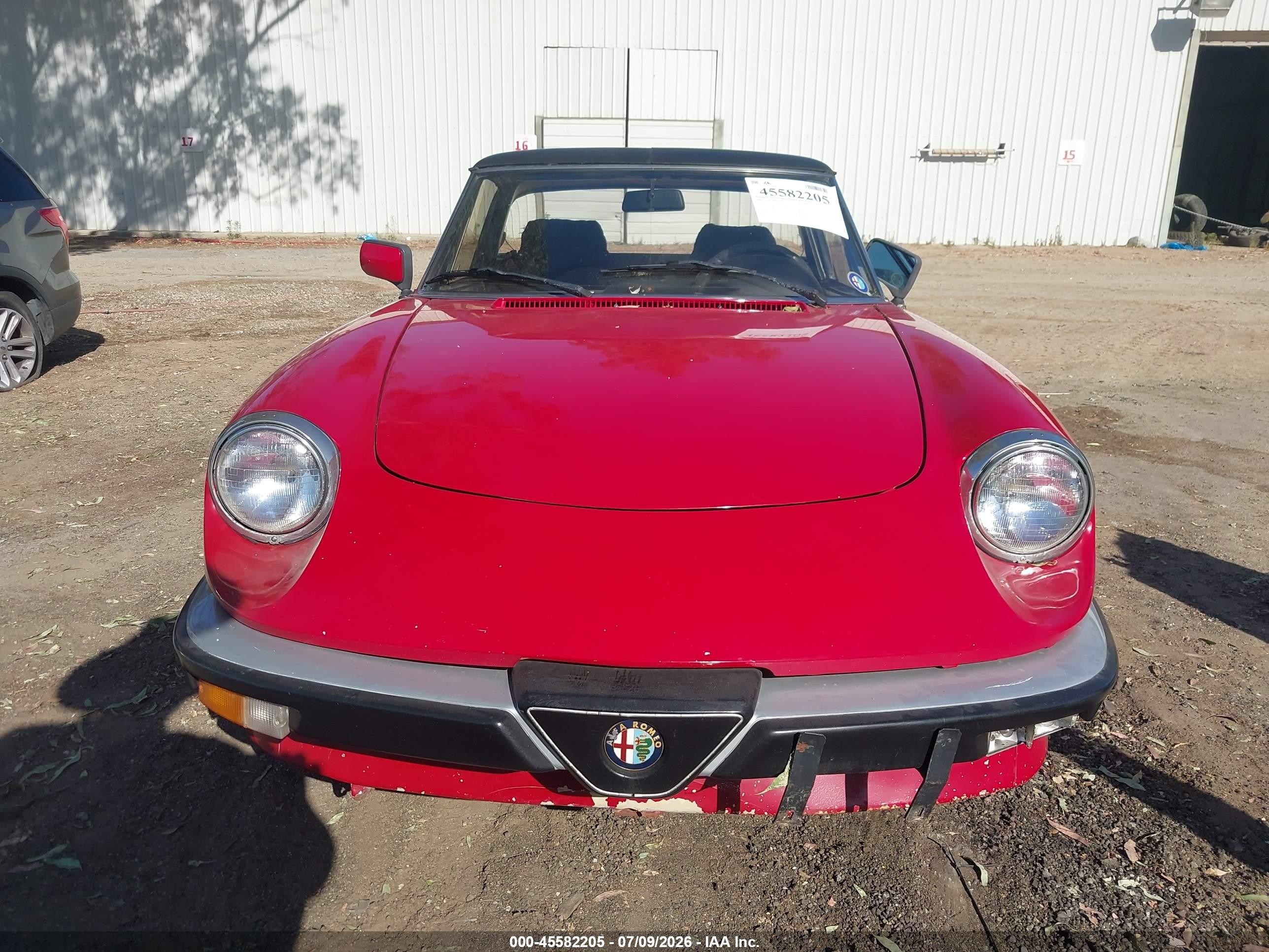 1986 Alfa Romeo Veloce 2000 Spider Red vin: ZARBA5410G1038294