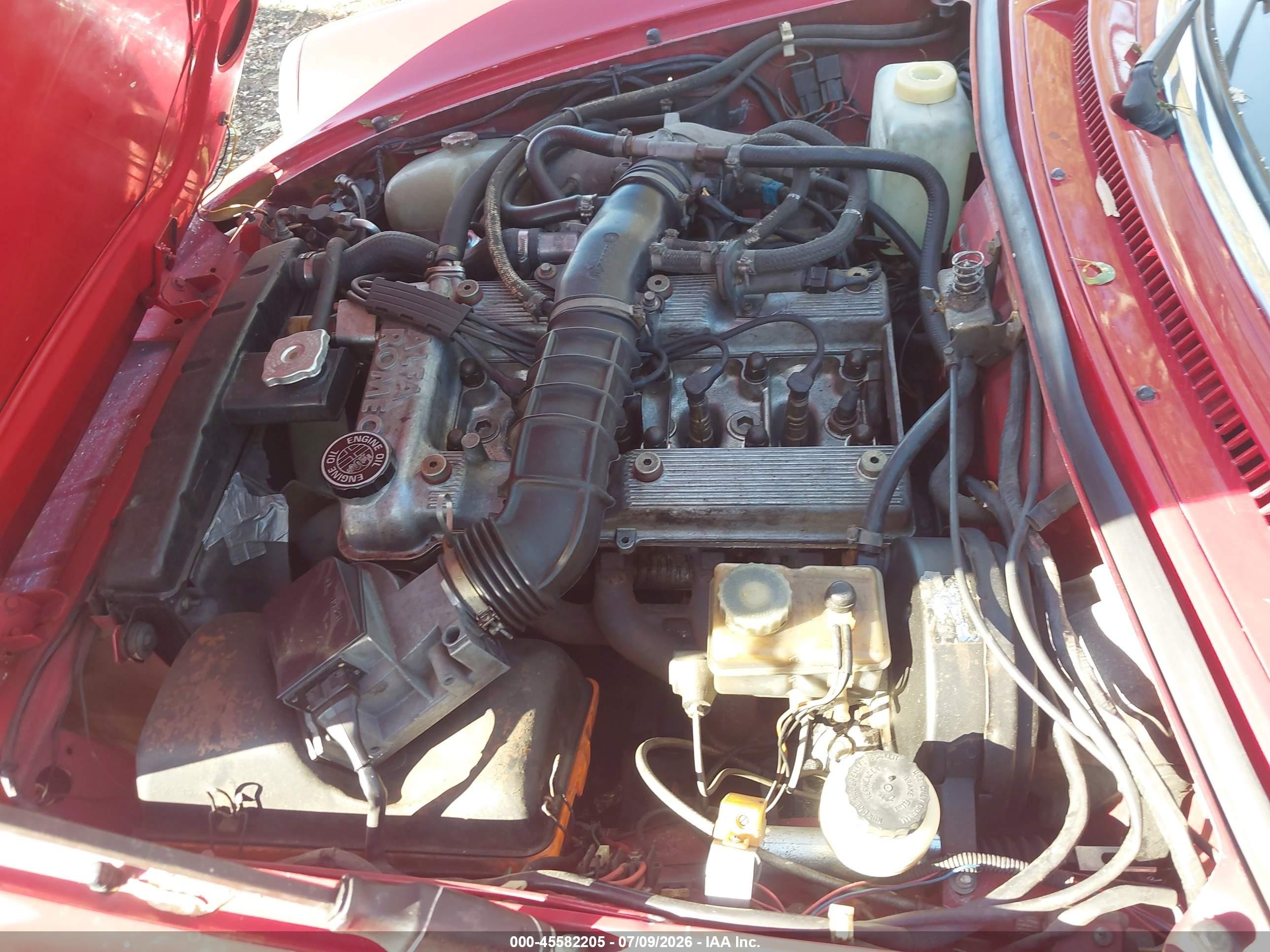 1986 Alfa Romeo Veloce 2000 Spider Red vin: ZARBA5410G1038294