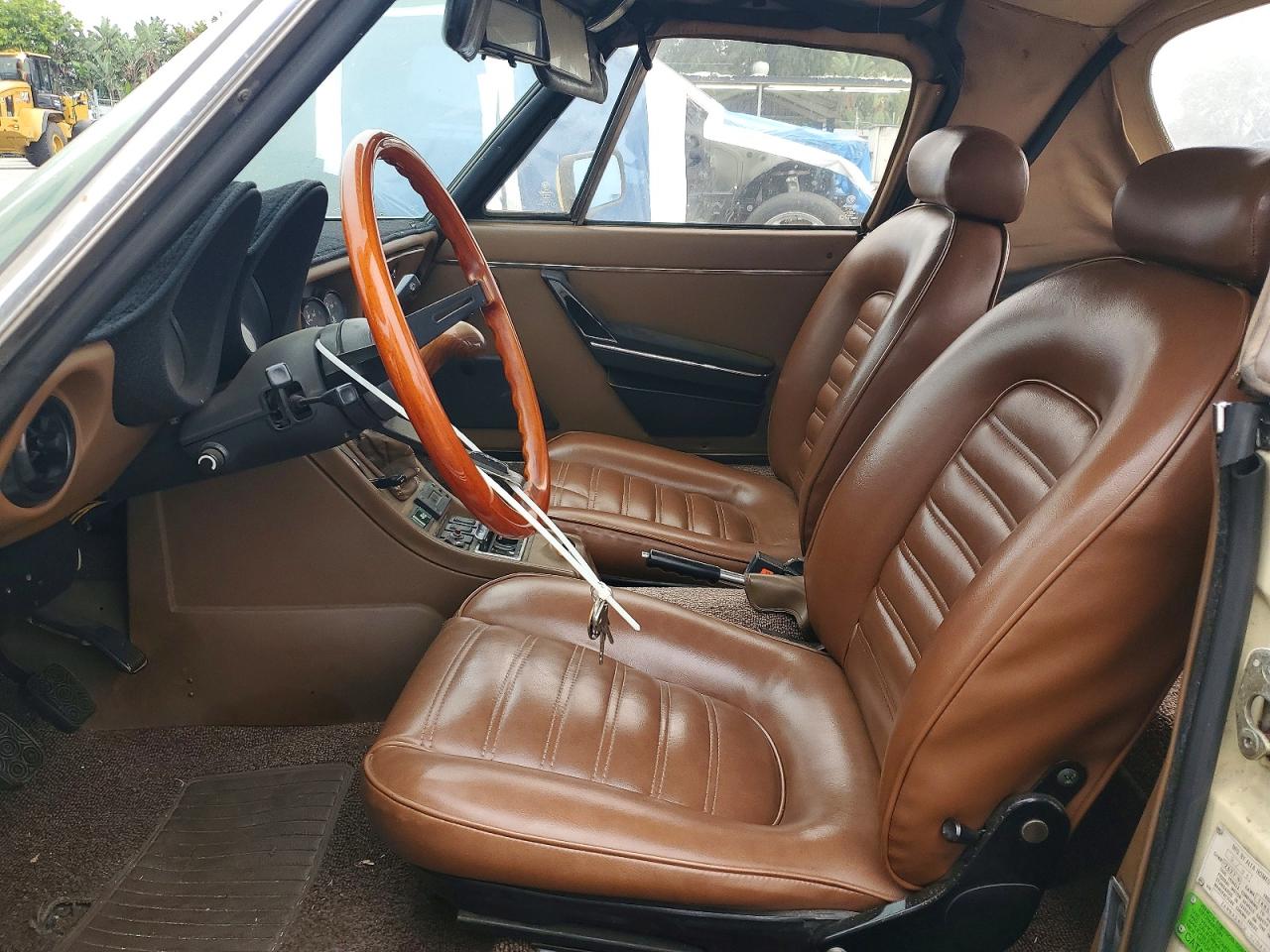 1984 Alfa Romeo Veloce 2000 Spider Желтый vin: ZARBA5413E1020465