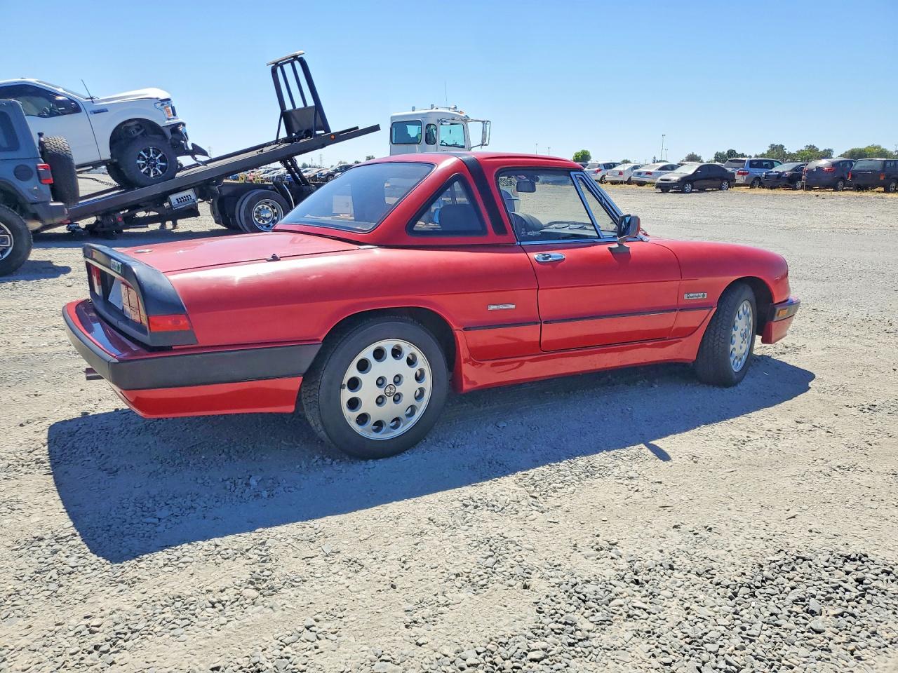 1987 Alfa Romeo Spider Quadrifoglio Красный vin: ZARBA5566H1053040