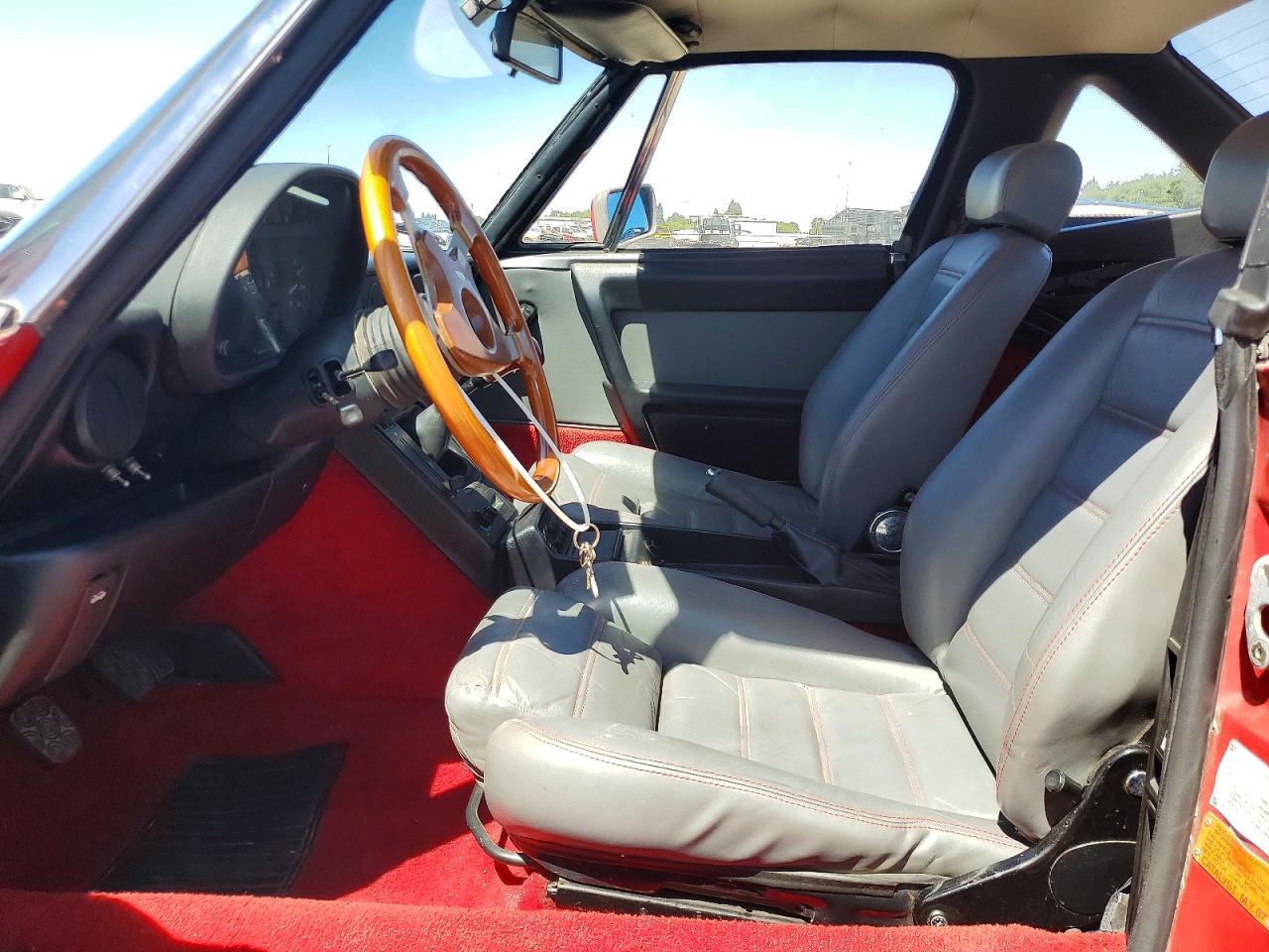 1987 Alfa Romeo Spider Quadrifoglio Красный vin: ZARBA5566H1053040