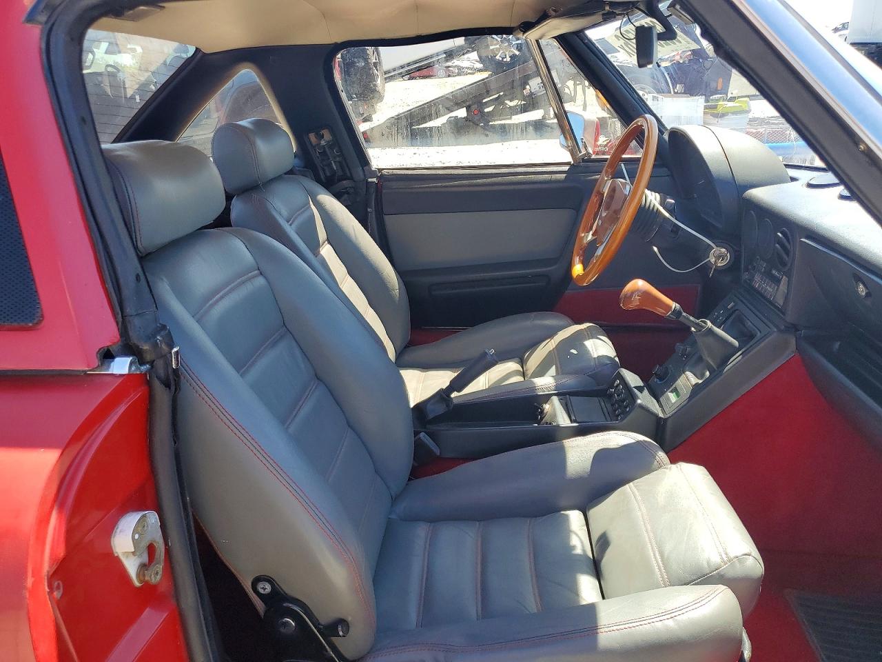 1987 Alfa Romeo Spider Quadrifoglio Красный vin: ZARBA5566H1053040