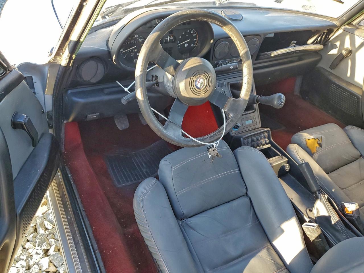 1989 Alfa Romeo Spider Quadrifoglio Серебряный vin: ZARBA5567K1064779