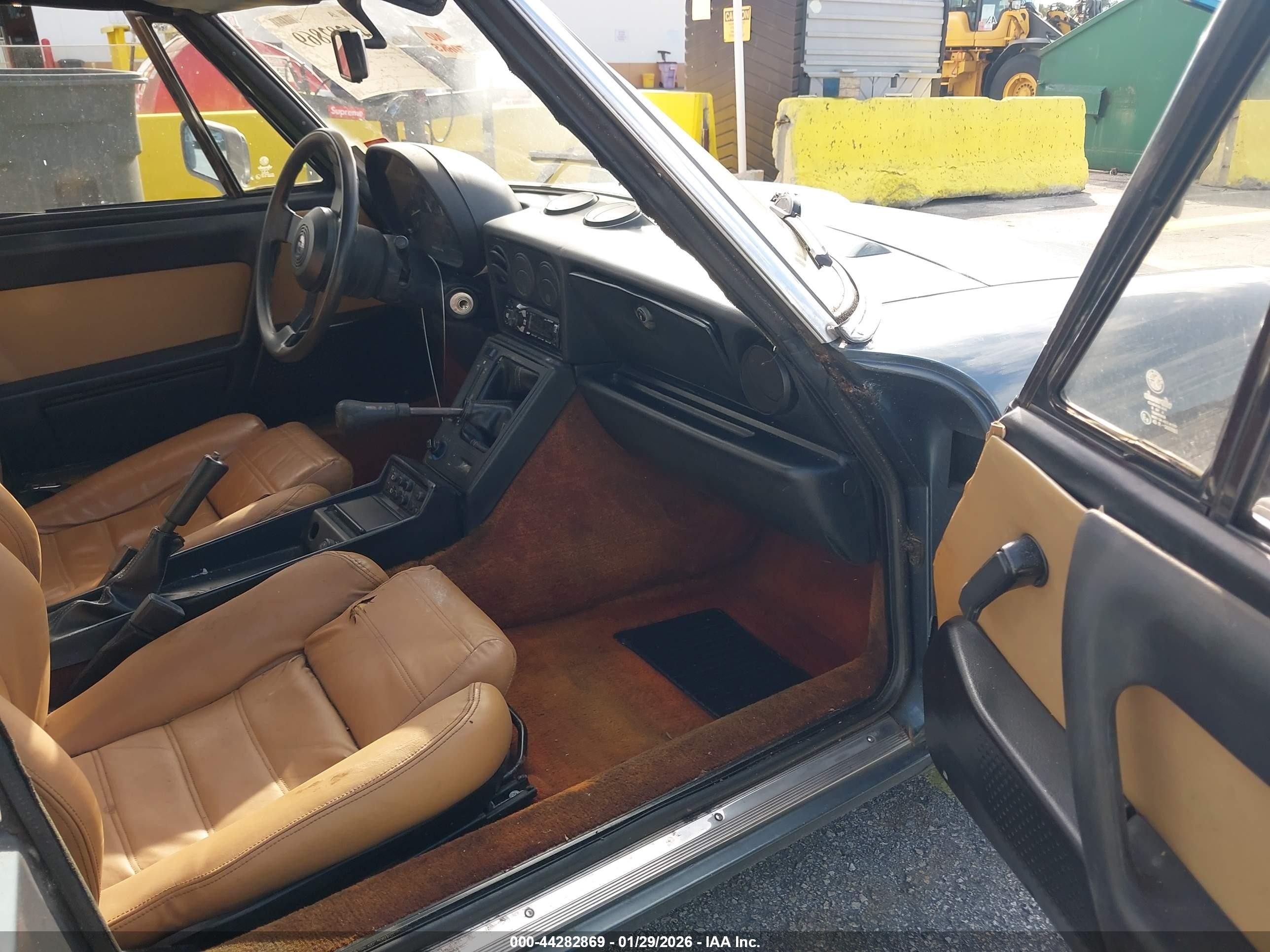 1989 Alfa Romeo Spider Veloce Blue vin: ZARBA5583K1066255