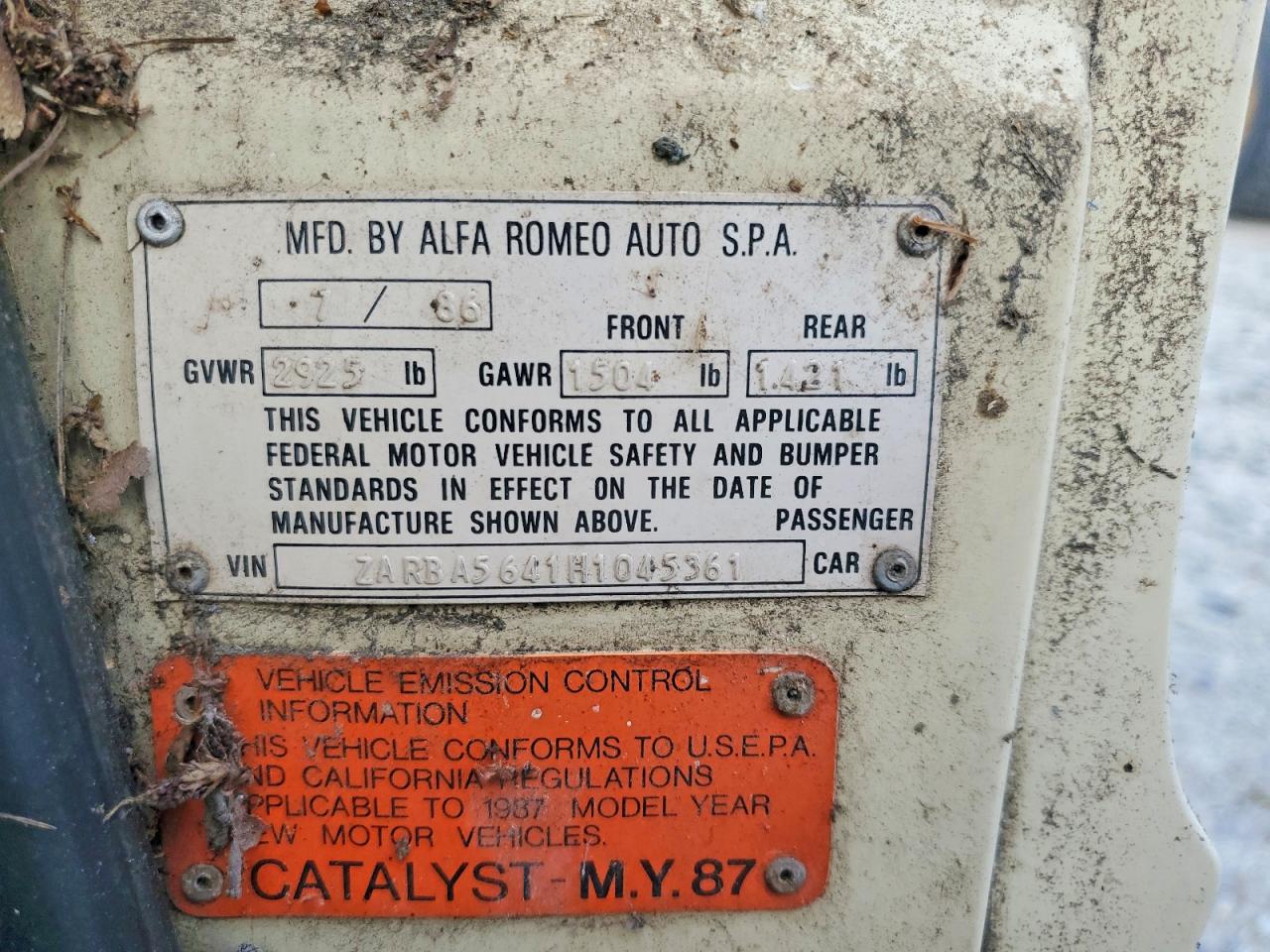 1987 Alfa Romeo Spider Graduate White vin: ZARBA5641H1045361