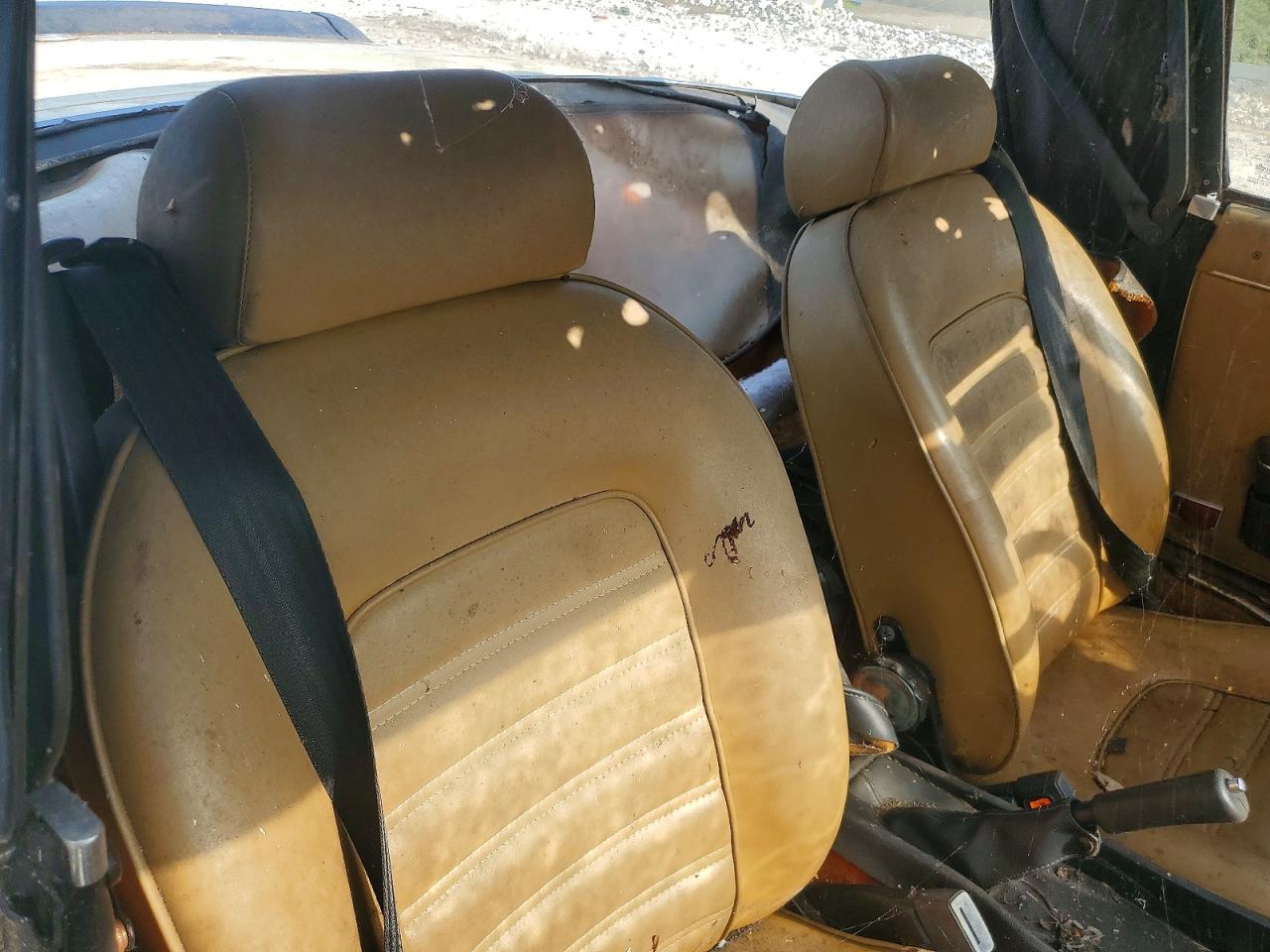 1987 Alfa Romeo Spider Graduate White vin: ZARBA5641H1045361