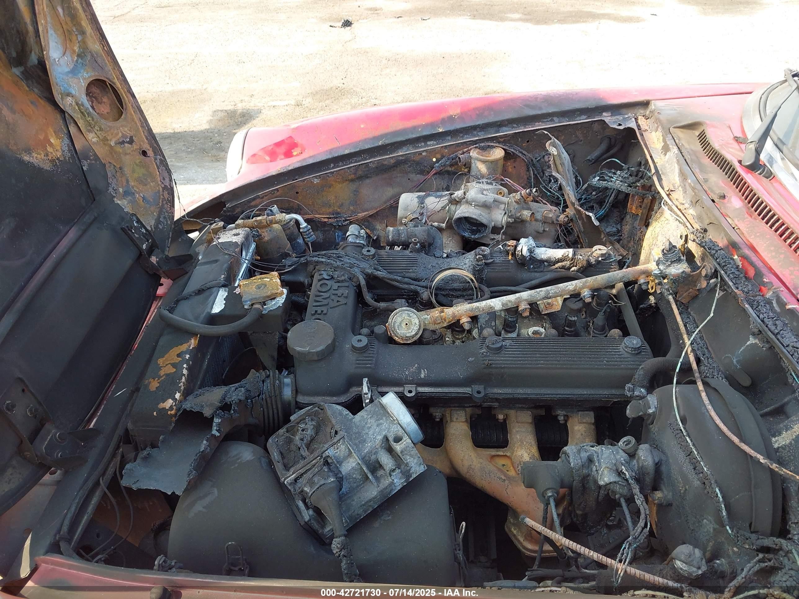 1989 Alfa Romeo Spider Graduate Красный vin: ZARBA5641K1063205