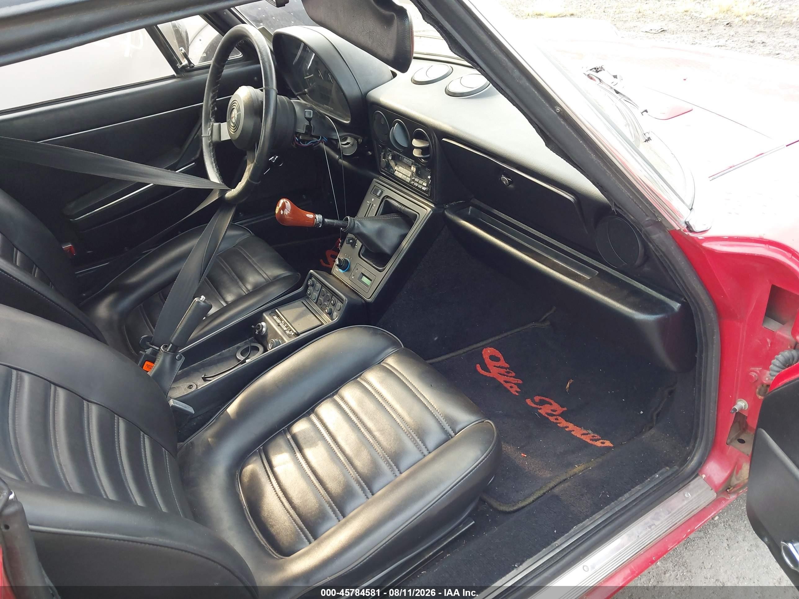 1987 Alfa Romeo Spider Graduate Red vin: ZARBA5648H1045552
