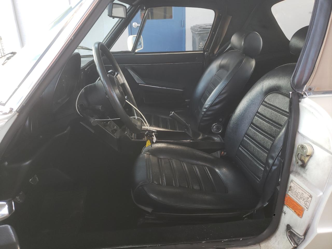 1989 Alfa Romeo Spider Graduate Бежевый vin: ZARBA5648K6000119