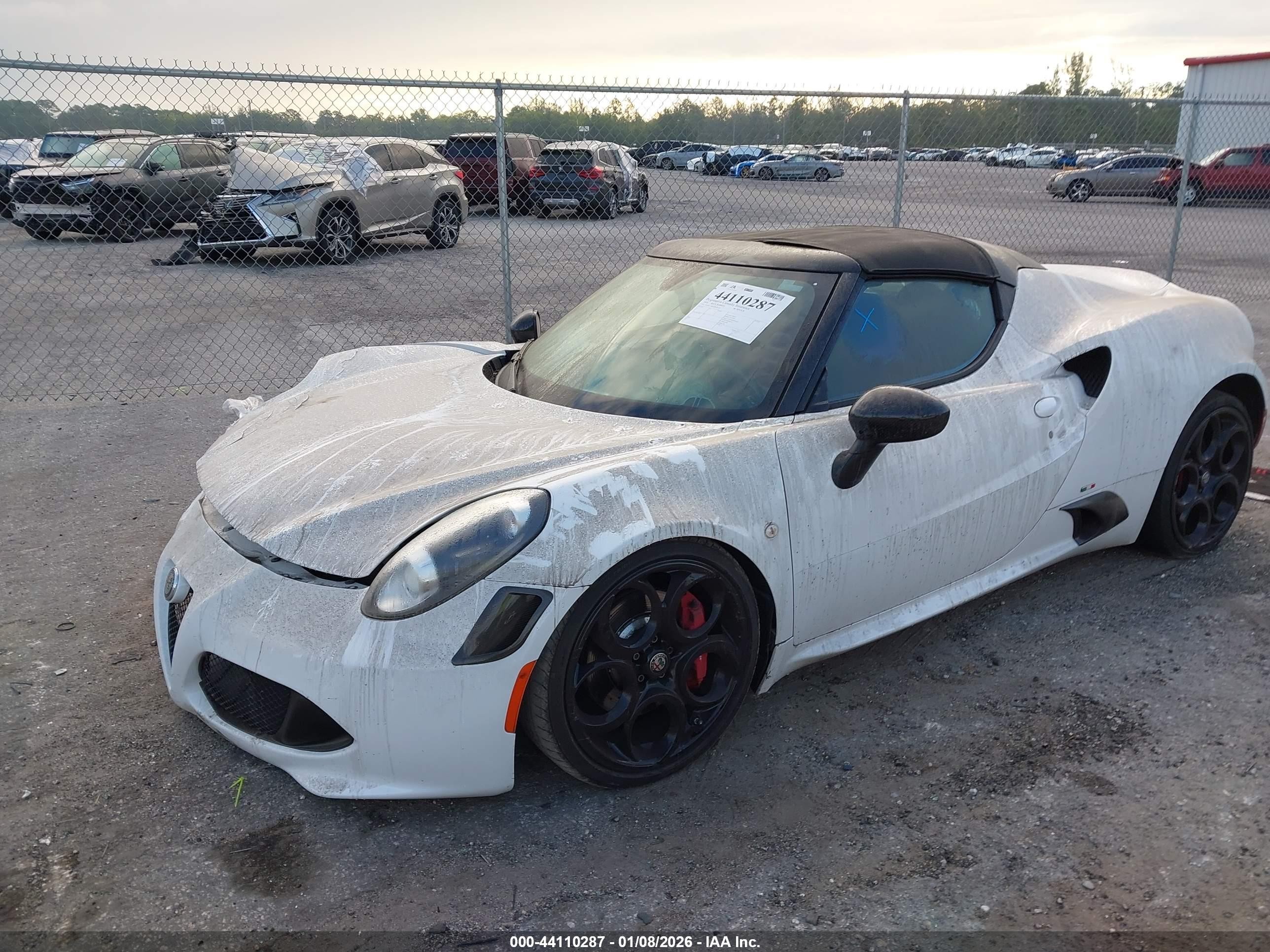 2018 Alfa Romeo 4c Spider   White vin: ZARBAAB42JM282492