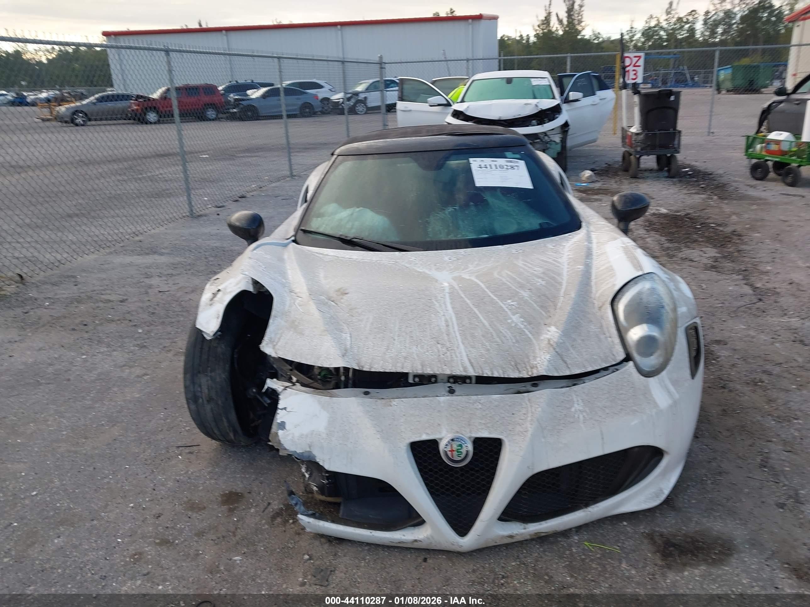 2018 Alfa Romeo 4c Spider   White vin: ZARBAAB42JM282492