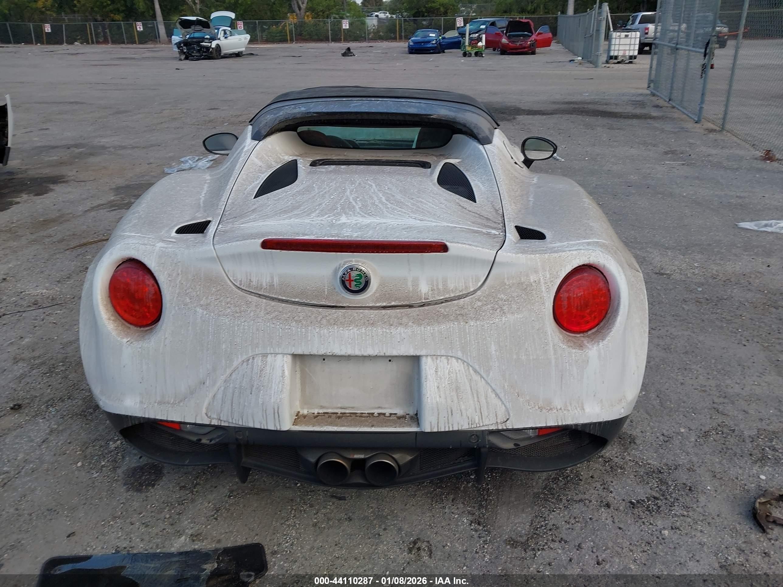 2018 Alfa Romeo 4c Spider   White vin: ZARBAAB42JM282492