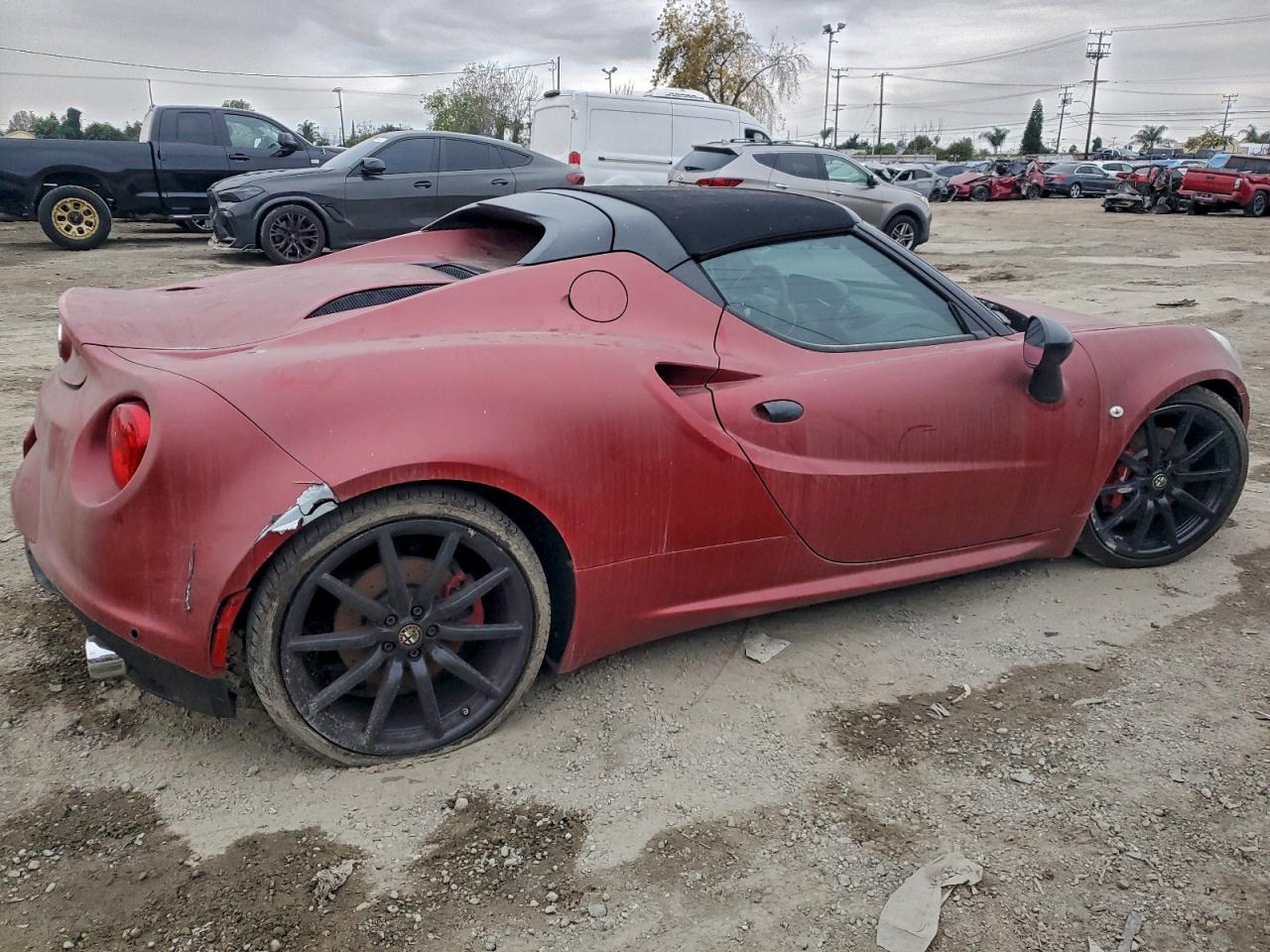 2015 Alfa Romeo 4c Spider Red vin: ZARBAAB43FM169450