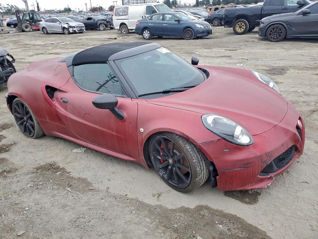 2015 Alfa Romeo 4c Spider Red vin: ZARBAAB43FM169450