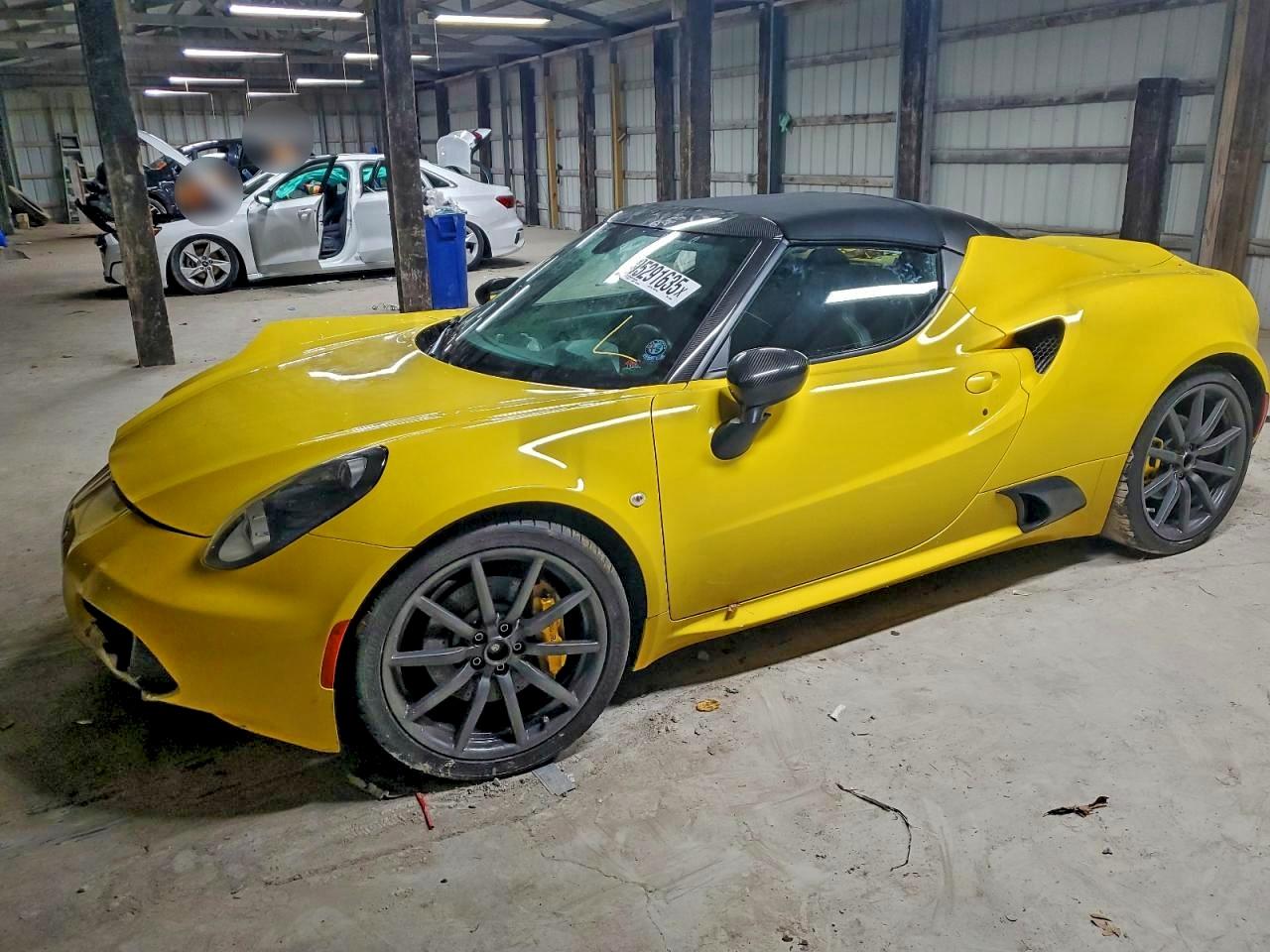 2015 Alfa Romeo 4c Spider Yellow vin: ZARBAAB49FM169436