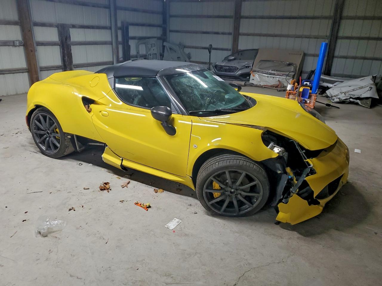 2015 Alfa Romeo 4c Spider Yellow vin: ZARBAAB49FM169436