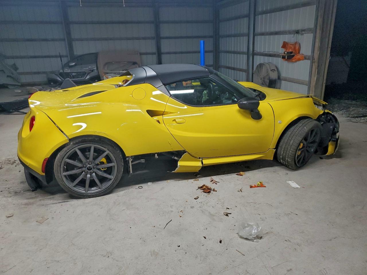 2015 Alfa Romeo 4c Spider Yellow vin: ZARBAAB49FM169436