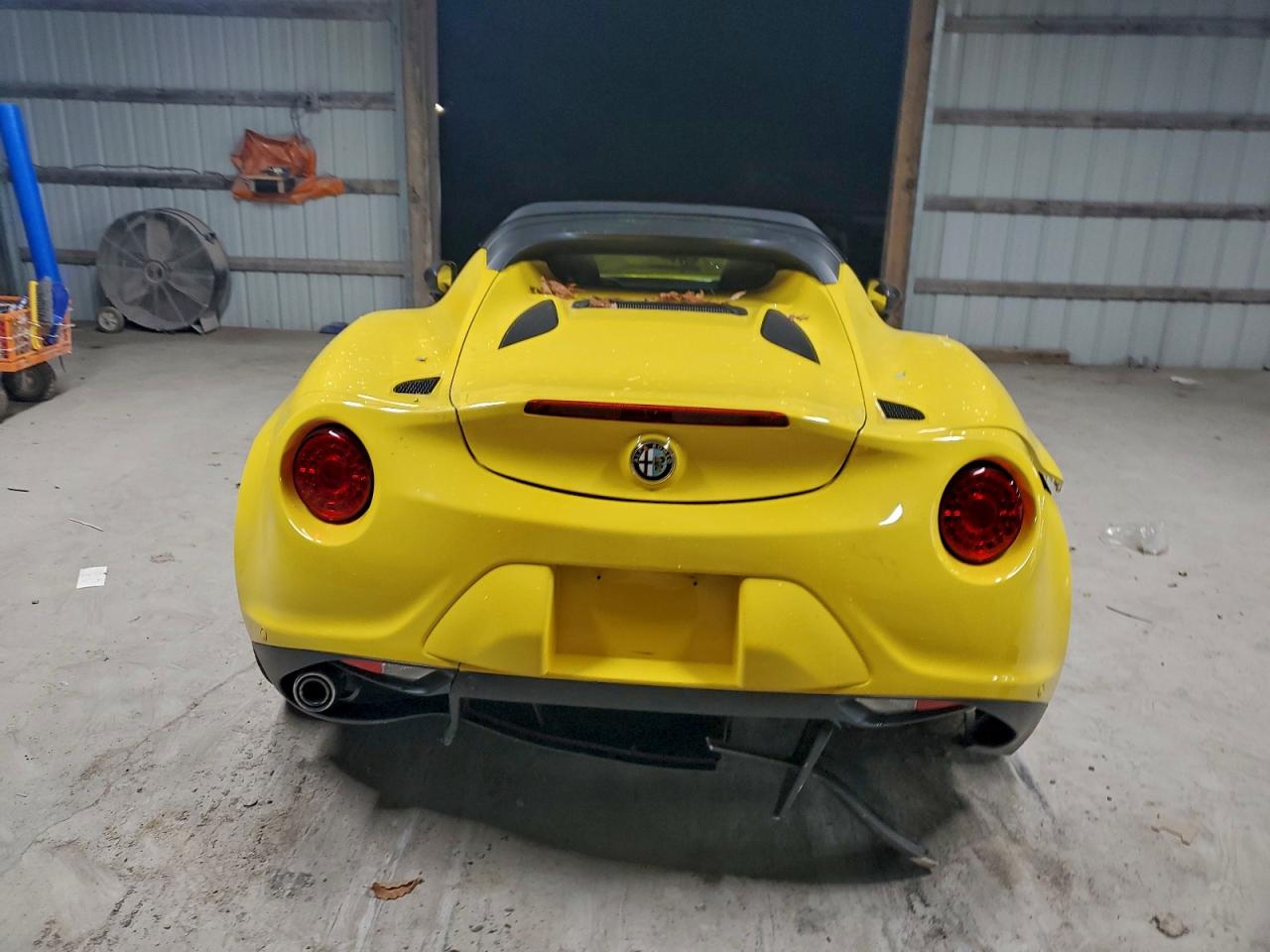 2015 Alfa Romeo 4c Spider Yellow vin: ZARBAAB49FM169436
