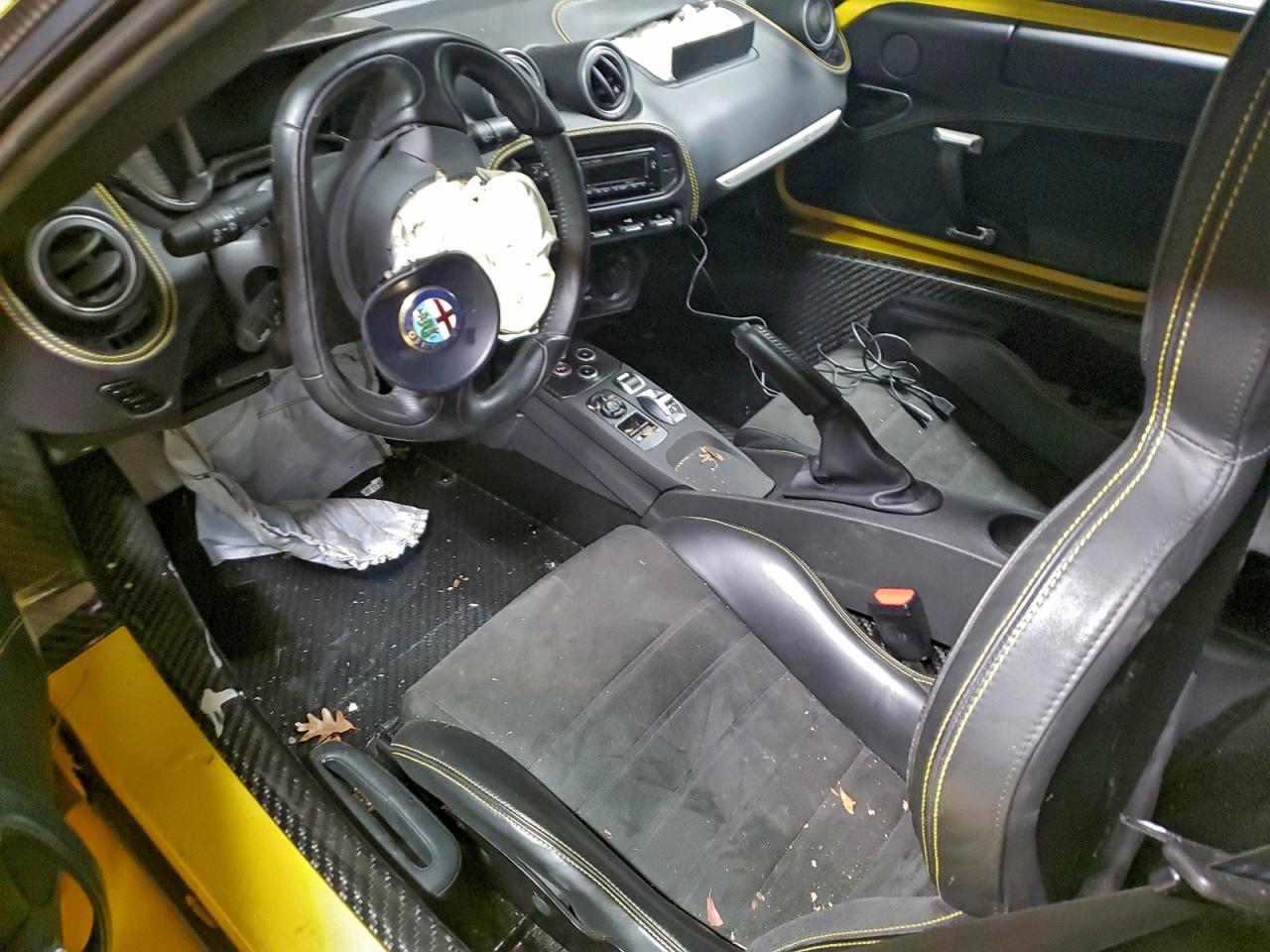 2015 Alfa Romeo 4c Spider Yellow vin: ZARBAAB49FM169436