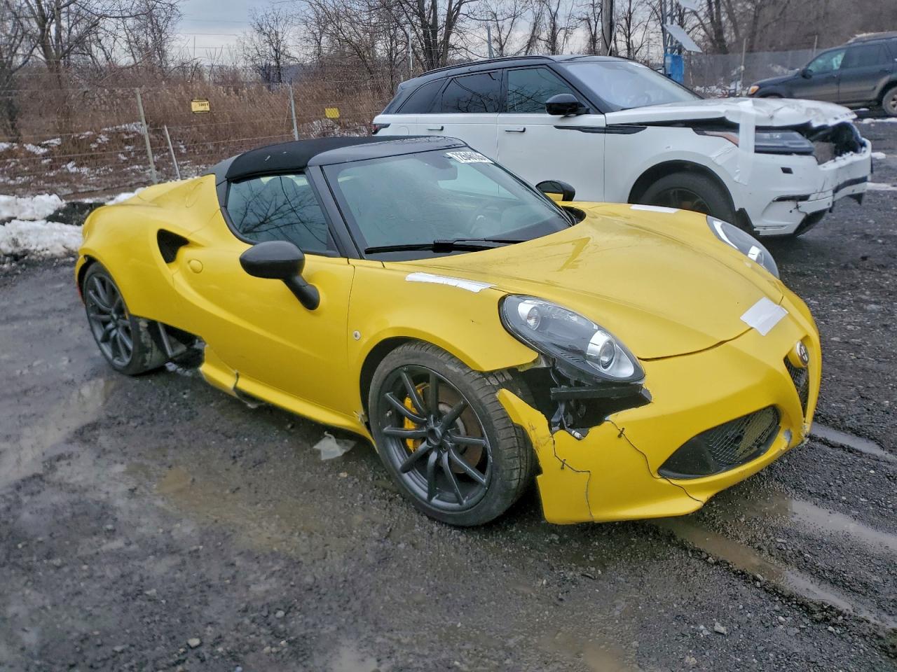 2015 Alfa Romeo 4c Spider Yellow vin: ZARBAAB49FM169436
