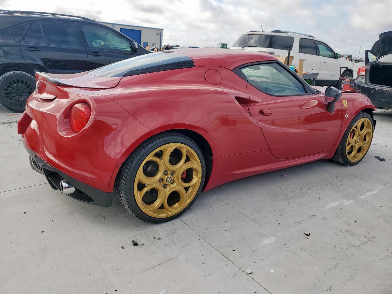 2015 Alfa Romeo 4c Launch Edition Red vin: ZARBAAC41FM132492