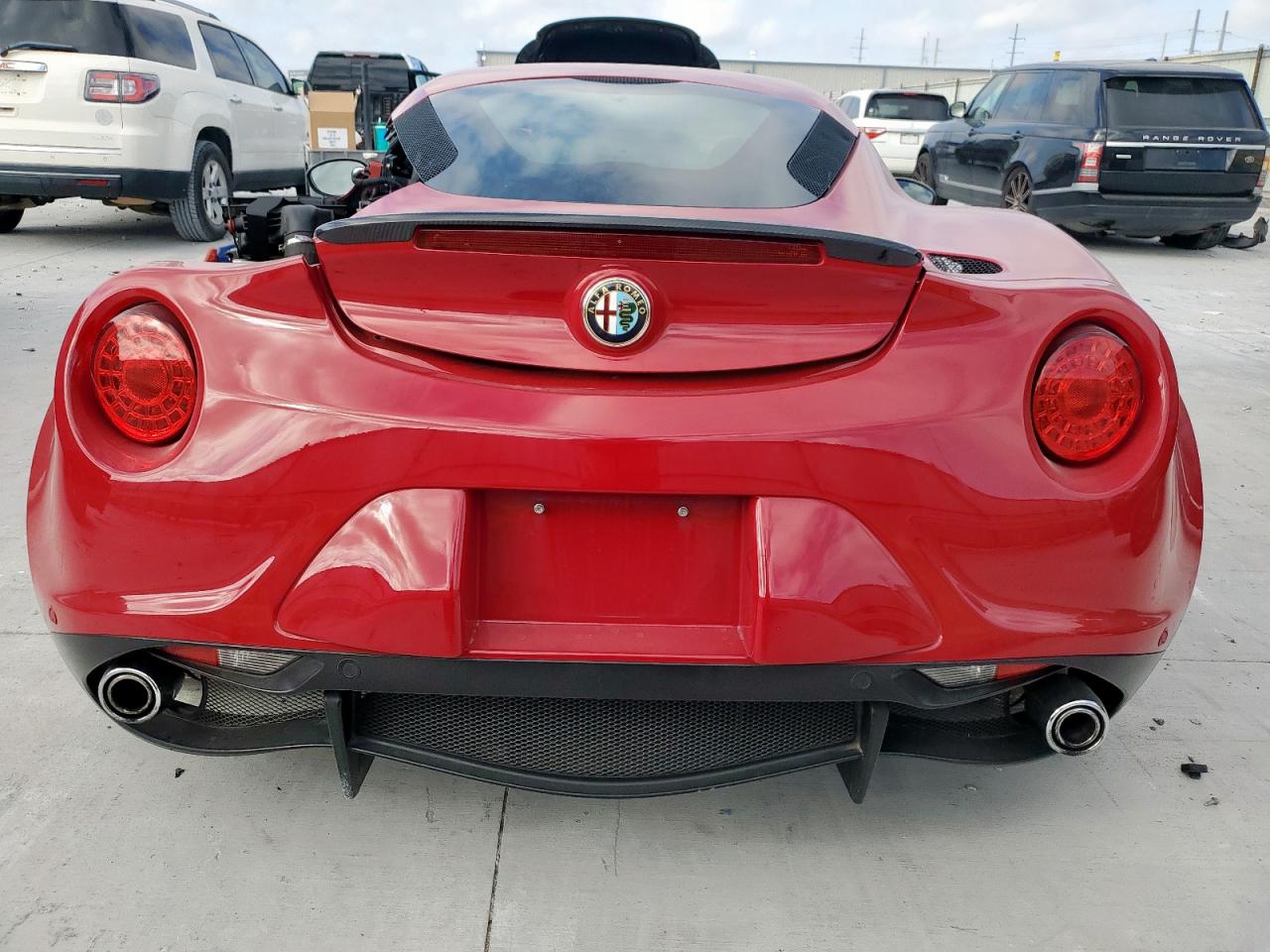 2015 Alfa Romeo 4c Launch Edition Red vin: ZARBAAC41FM132492