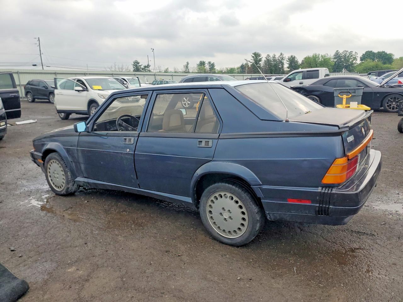 1987 Alfa Romeo Milano Platinum Синий vin: ZARDA1361H1025523