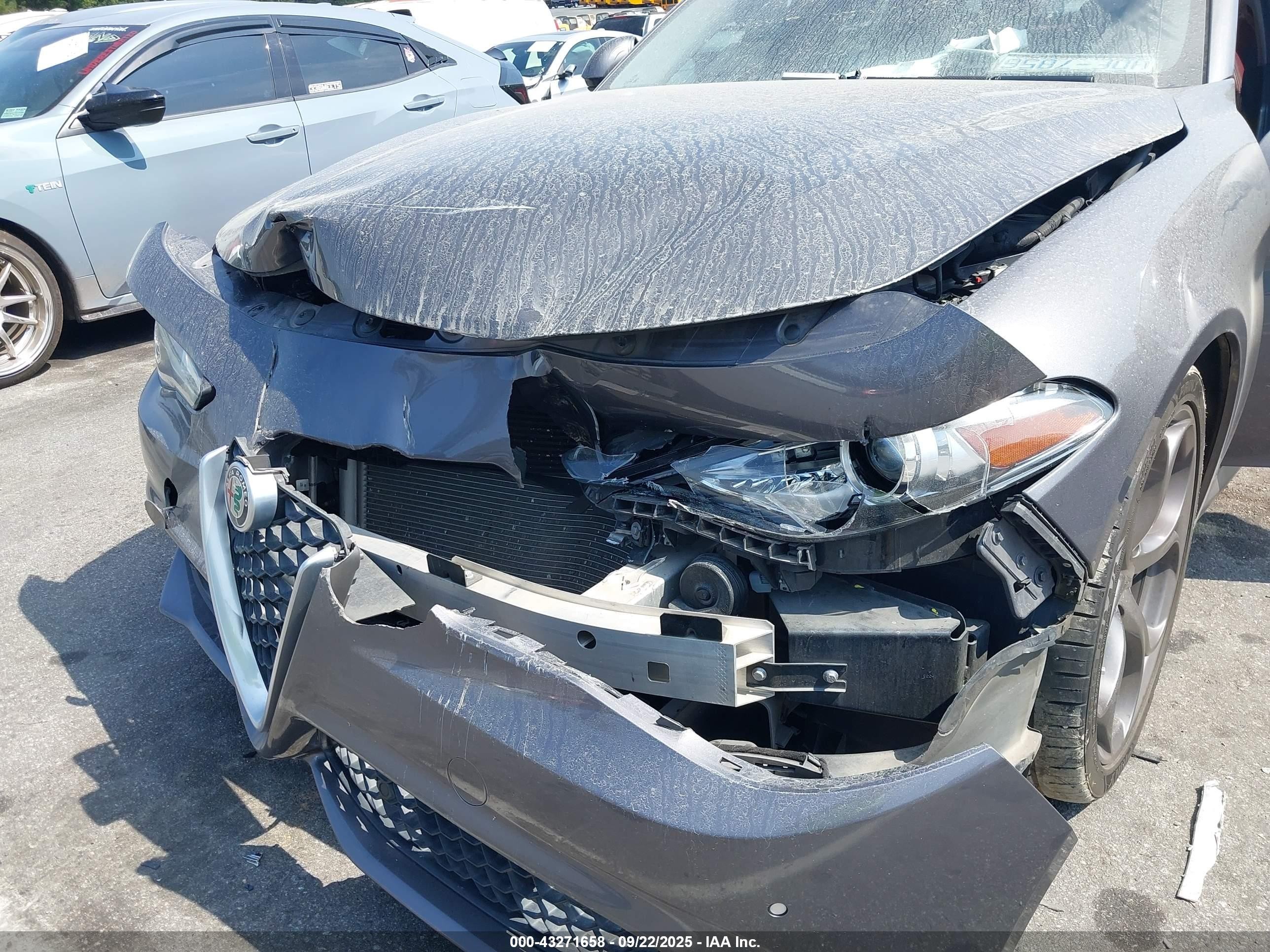 2017 Alfa Romeo Giulia Ti Rwd Gray vin: ZARFAECN2H7552362