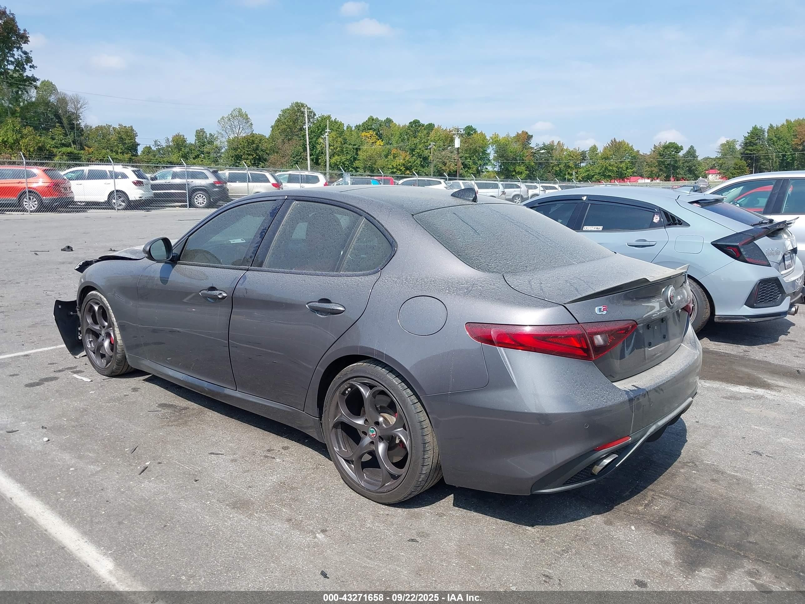2017 Alfa Romeo Giulia Ti Rwd Gray vin: ZARFAECN2H7552362