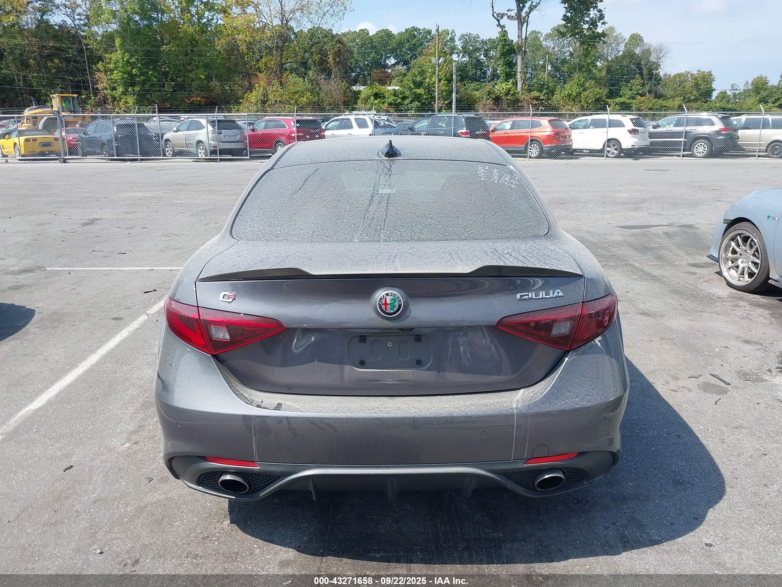 2017 Alfa Romeo Giulia Ti Rwd Gray vin: ZARFAECN2H7552362