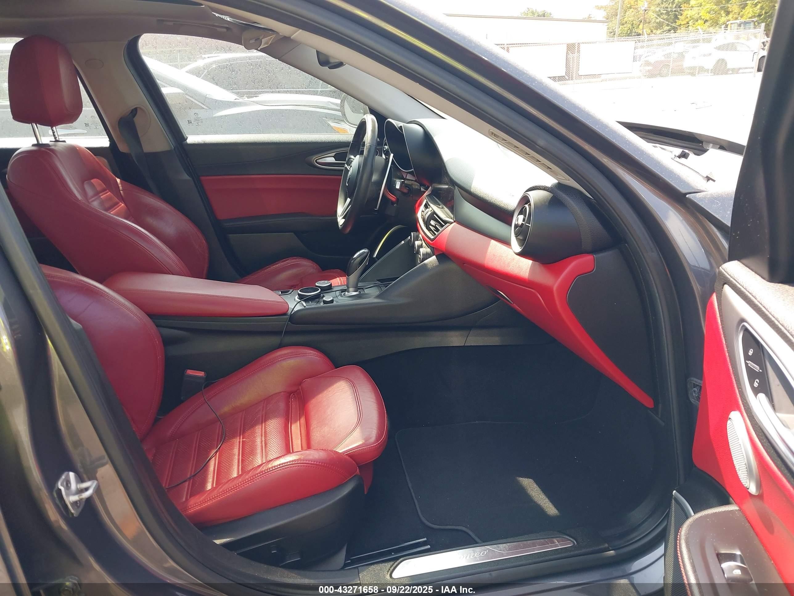 2017 Alfa Romeo Giulia Ti Rwd Gray vin: ZARFAECN2H7552362