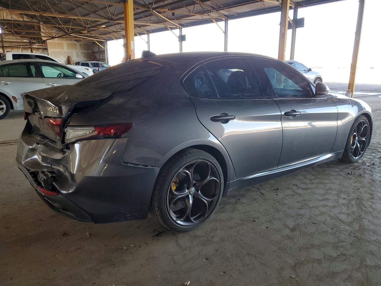 2018 Alfa Romeo Giulia Ti Gray vin: ZARFAECN2J7572570