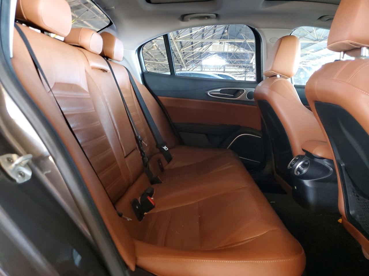 2018 Alfa Romeo Giulia Ti Gray vin: ZARFAECN2J7572570
