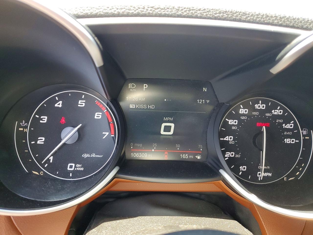 2018 Alfa Romeo Giulia Ti Gray vin: ZARFAECN2J7572570