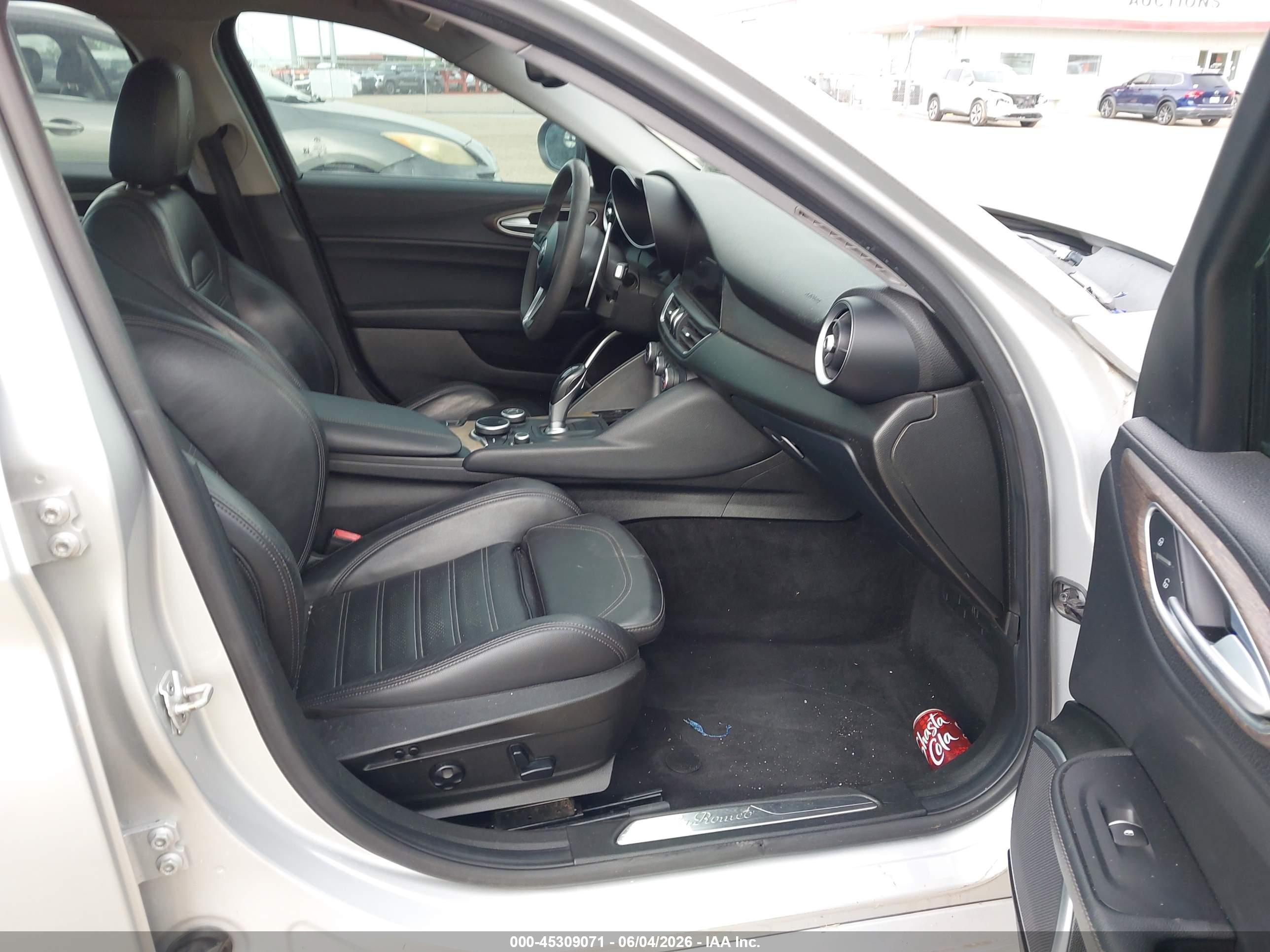2017 Alfa Romeo Giulia Ti Rwd Silver vin: ZARFAECN7H7542233