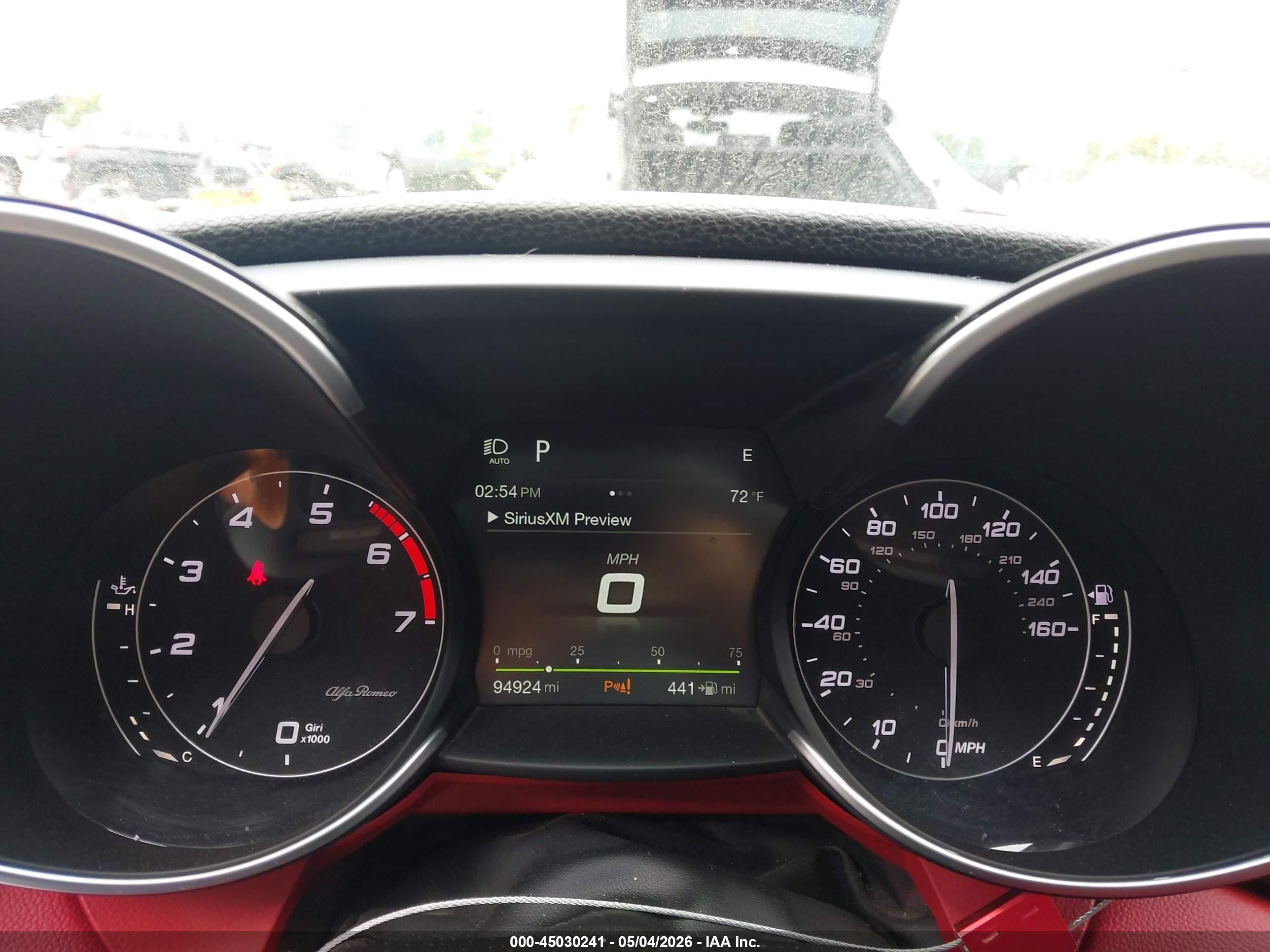 2018 Alfa Romeo Giulia Ti Sport White vin: ZARFAECNXJ7580223