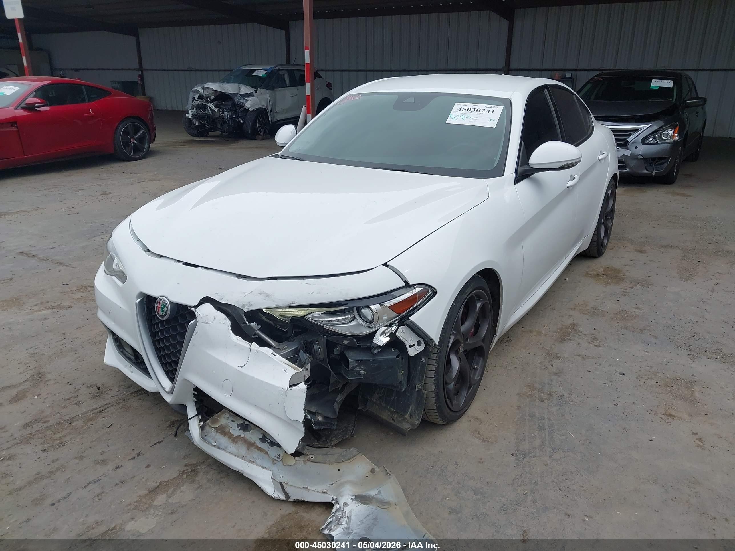 2018 Alfa Romeo Giulia Ti Sport White vin: ZARFAECNXJ7580223