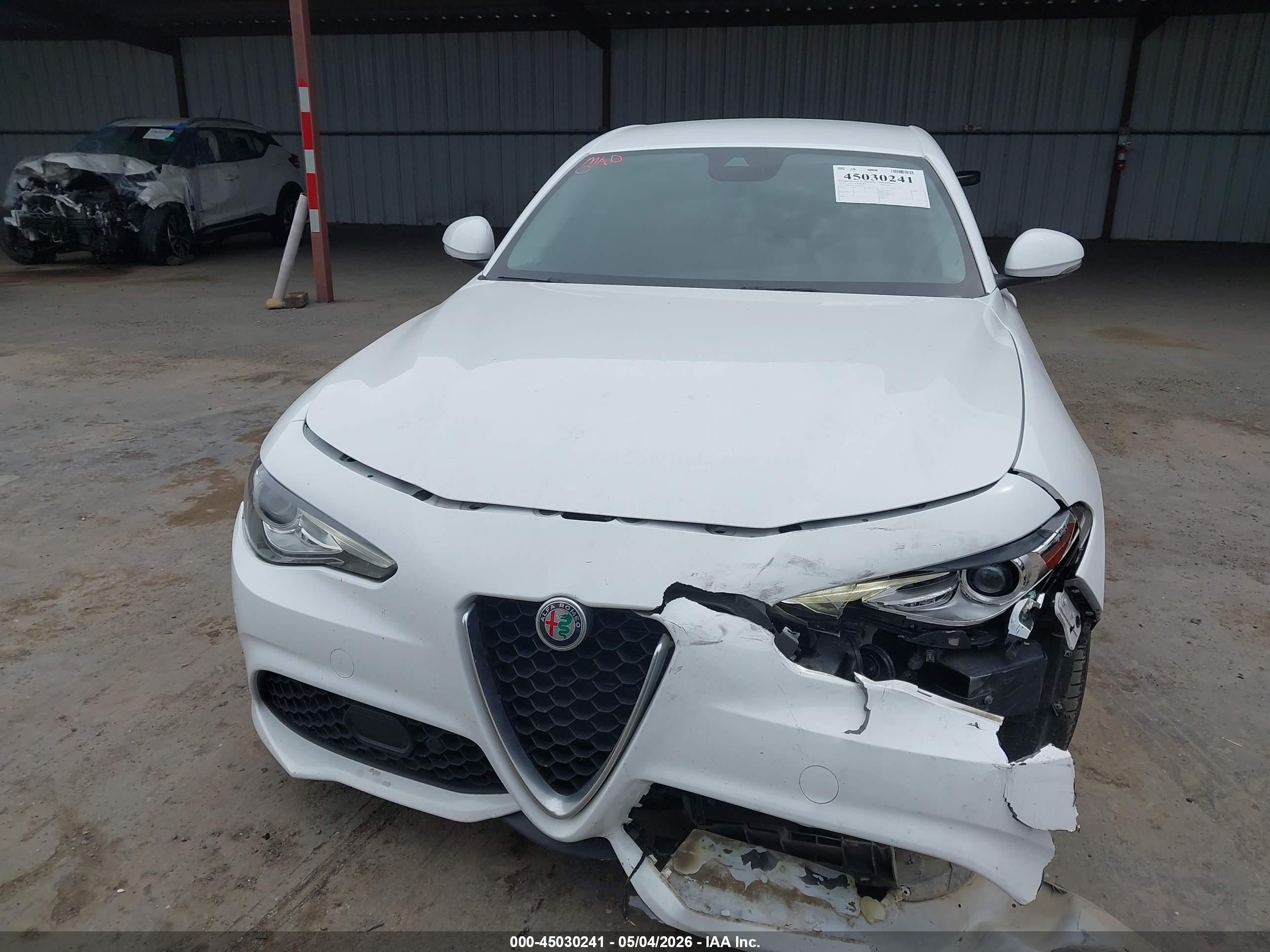 2018 Alfa Romeo Giulia Ti Sport White vin: ZARFAECNXJ7580223