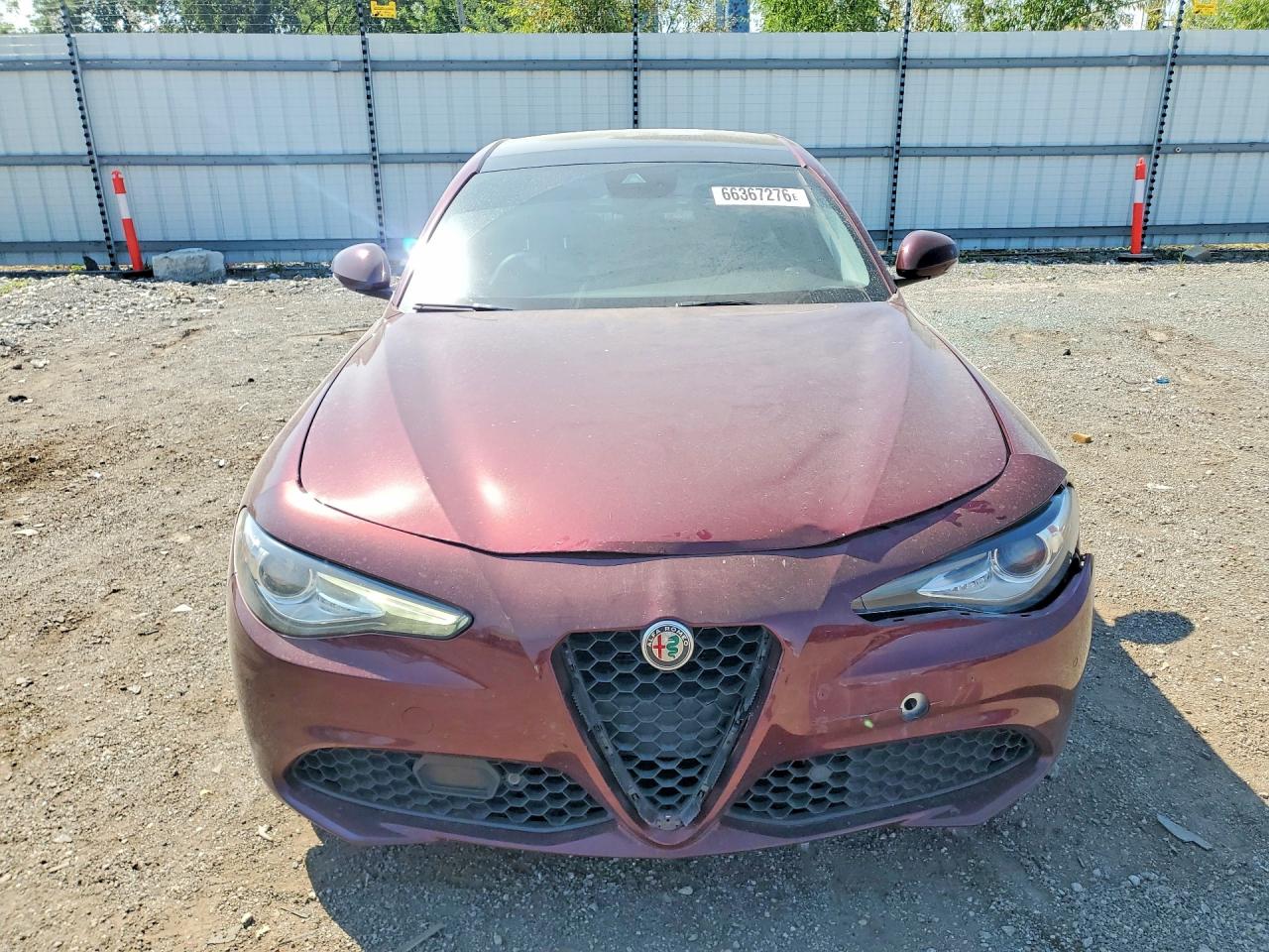 2017 Alfa Romeo Giulia Q4 Maroon vin: ZARFAEDN4H7561188