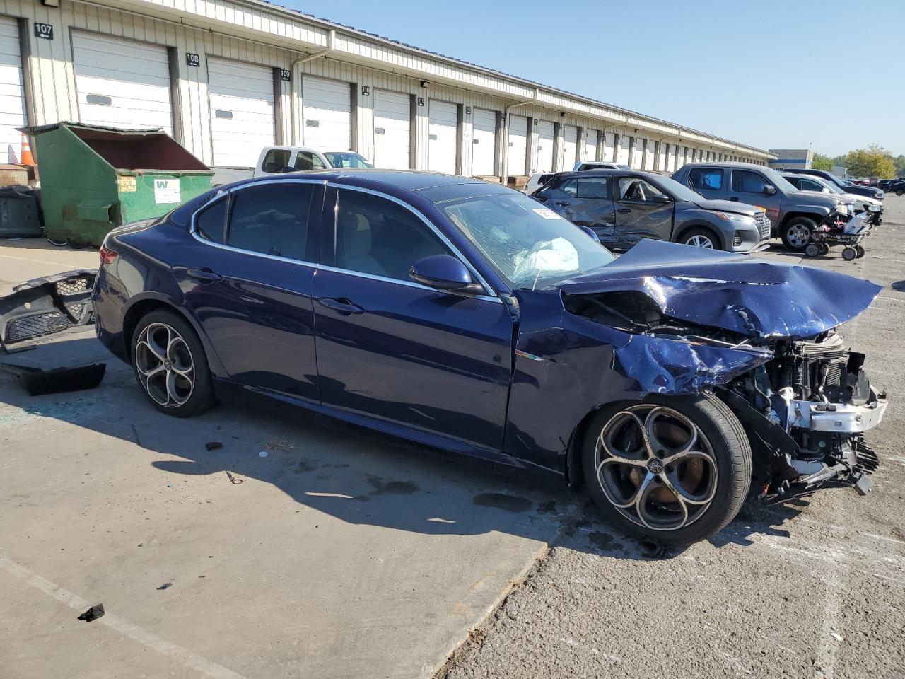 2017 Alfa Romeo Giulia Ti Q4 Синий vin: ZARFAEEN4H7559293