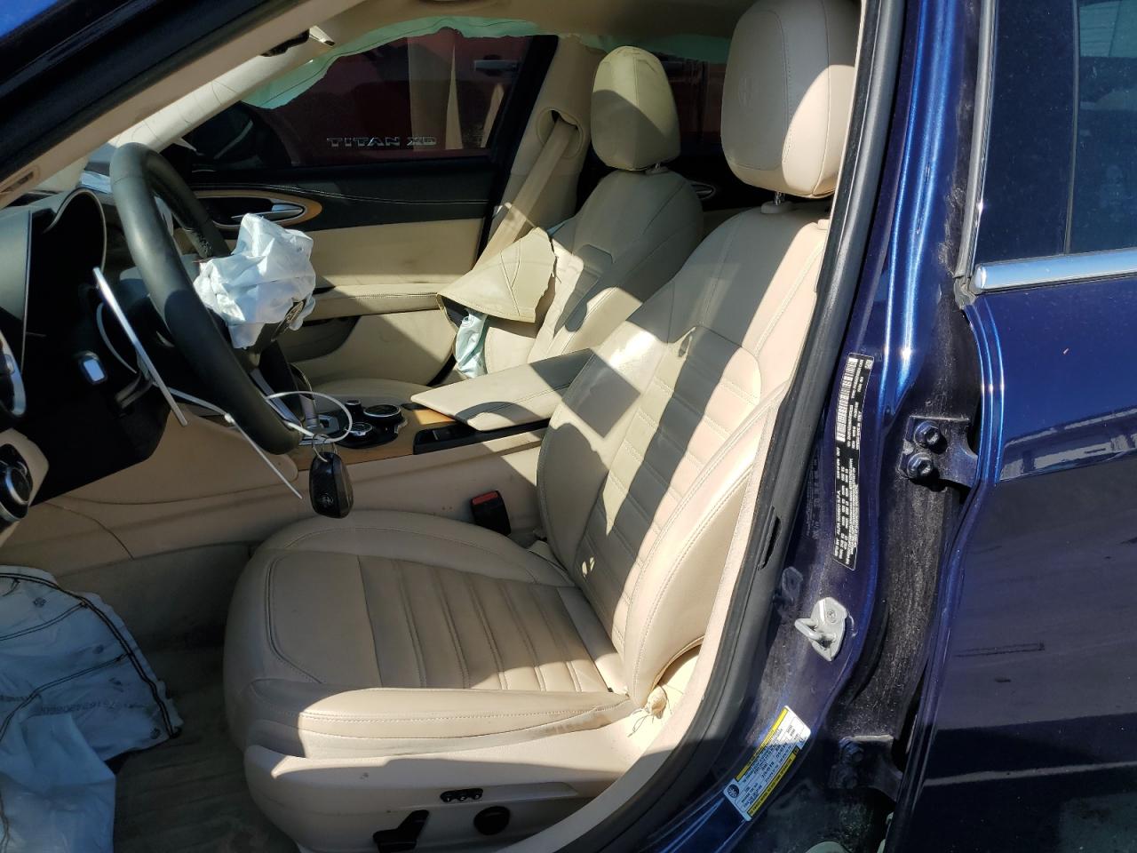 2017 Alfa Romeo Giulia Ti Q4 Синий vin: ZARFAEEN4H7559293