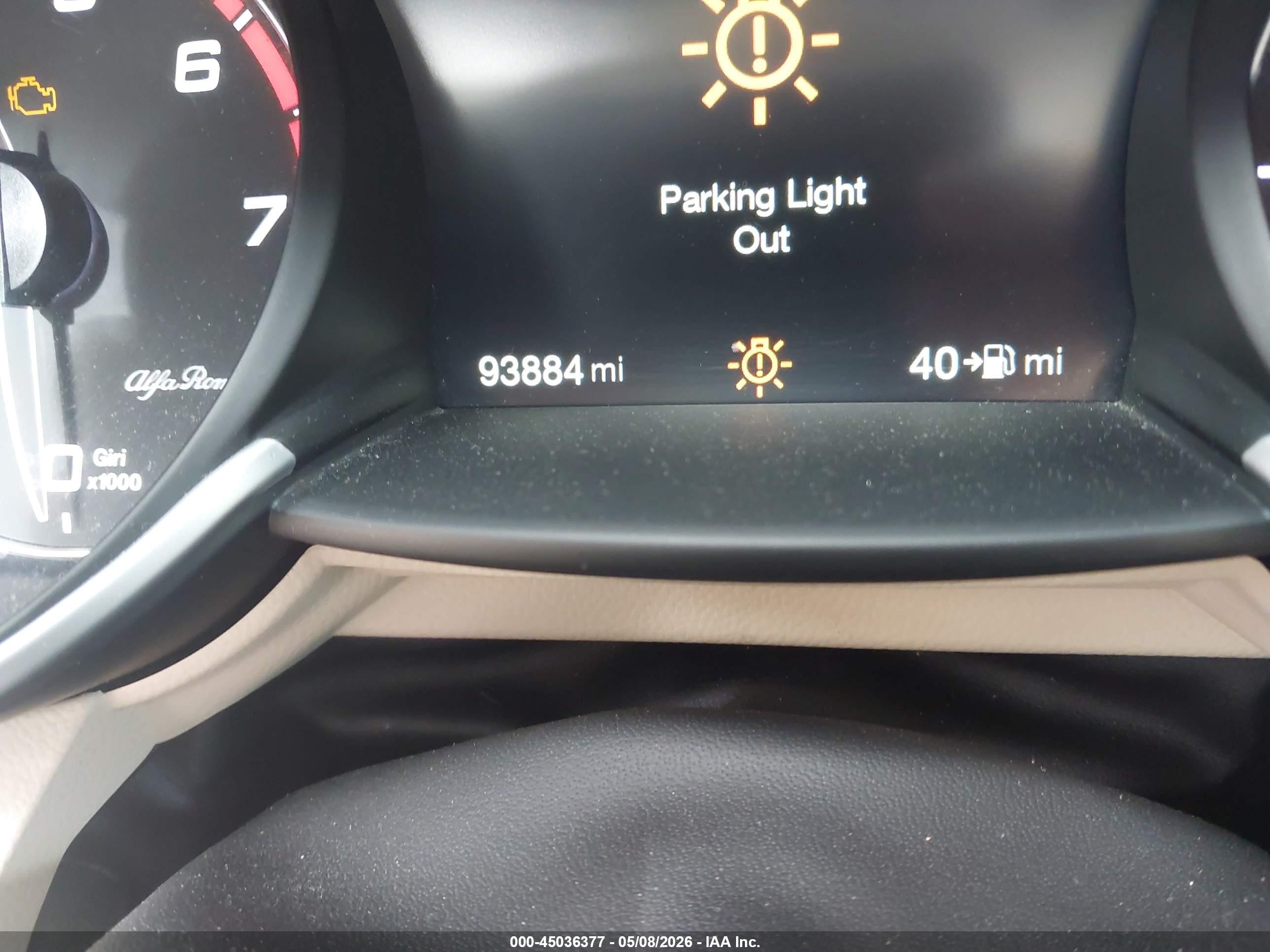 2018 Alfa Romeo Giulia Ti Lusso Awd White vin: ZARFAEEN6J7592558