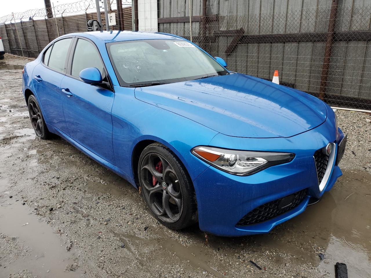 2018 Alfa Romeo Giulia Ti Q4 Blue vin: ZARFAEEN9J7566181