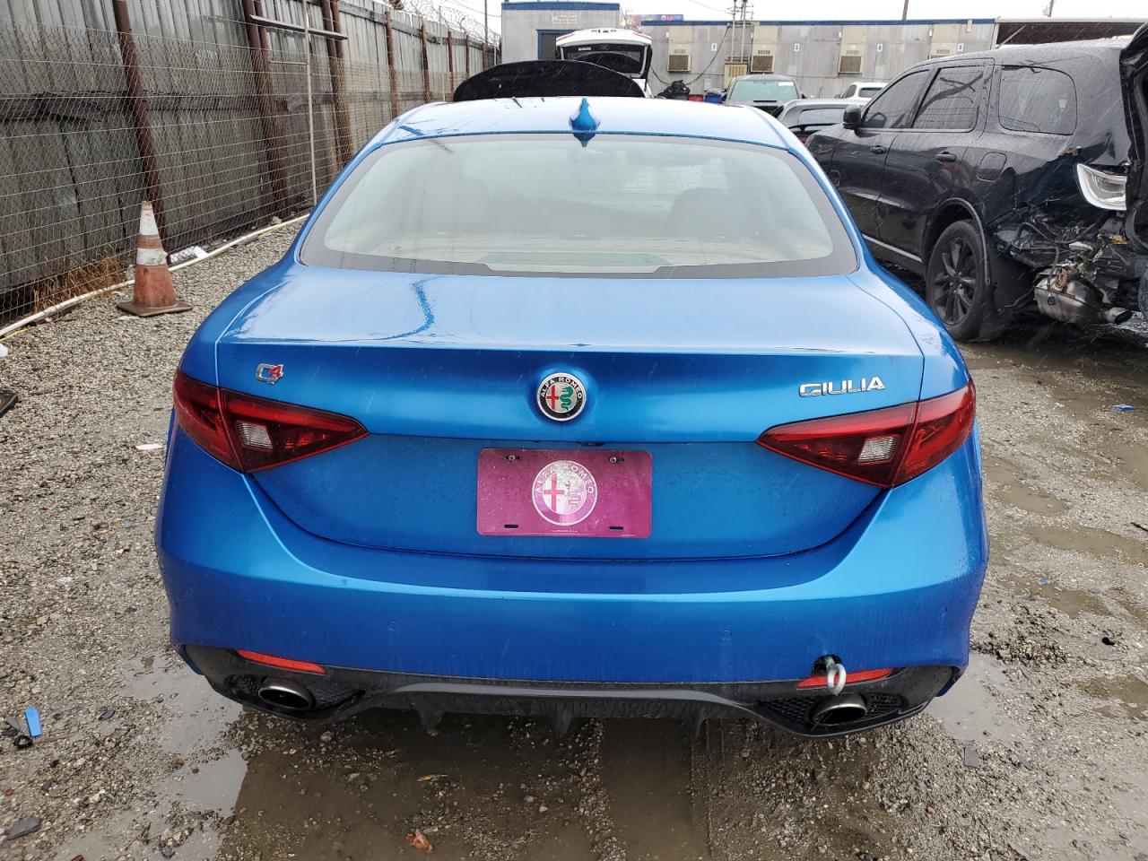 2018 Alfa Romeo Giulia Ti Q4 Blue vin: ZARFAEEN9J7566181
