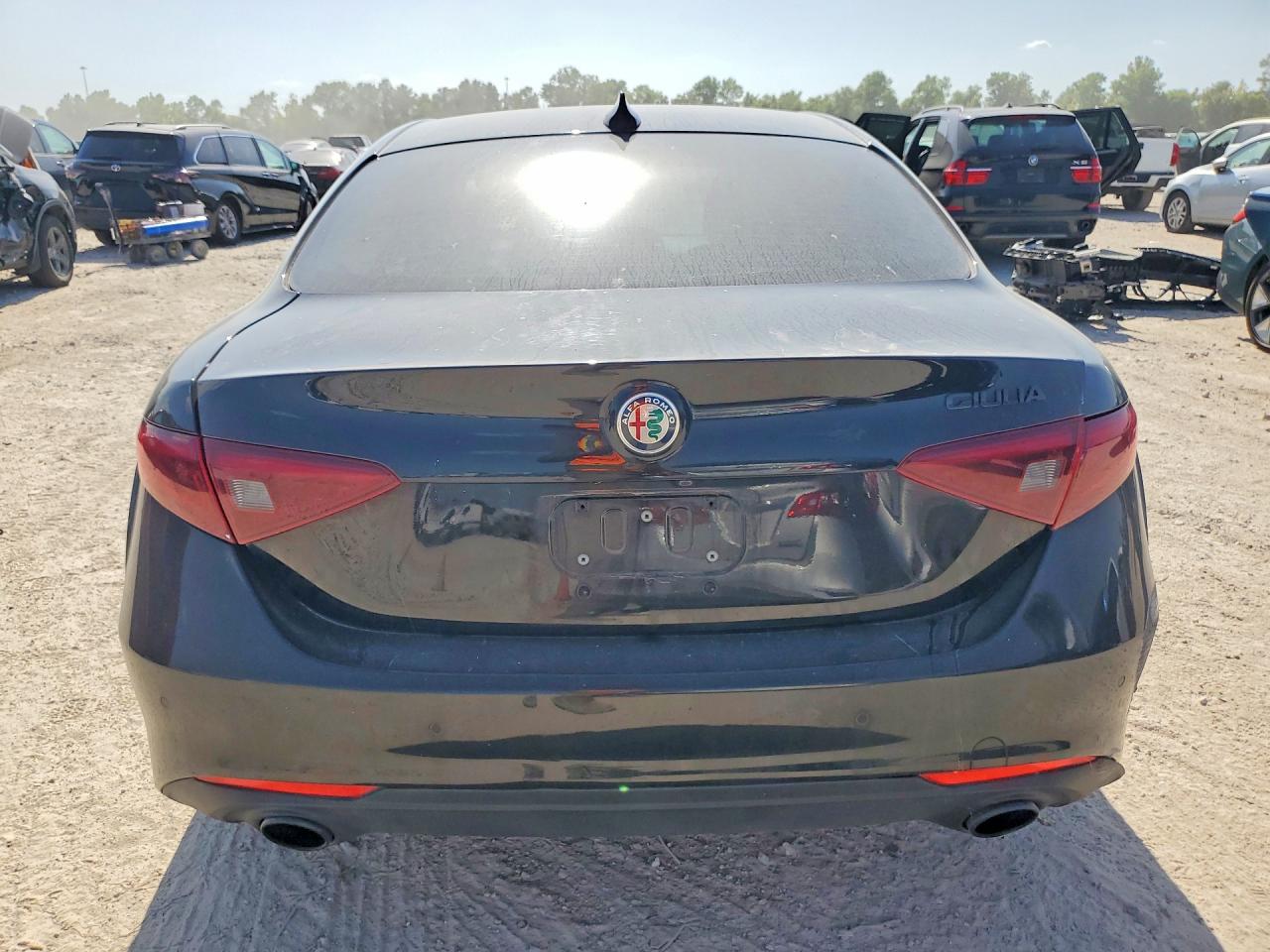 2020 Alfa Romeo Giulia Black vin: ZARFAMAN2L7636641