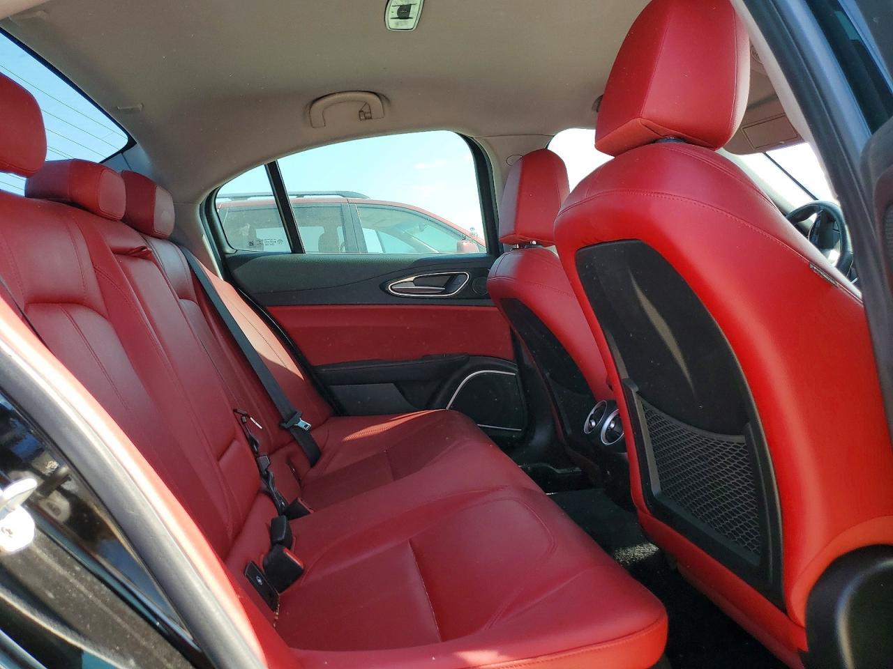 2020 Alfa Romeo Giulia Black vin: ZARFAMAN2L7636641
