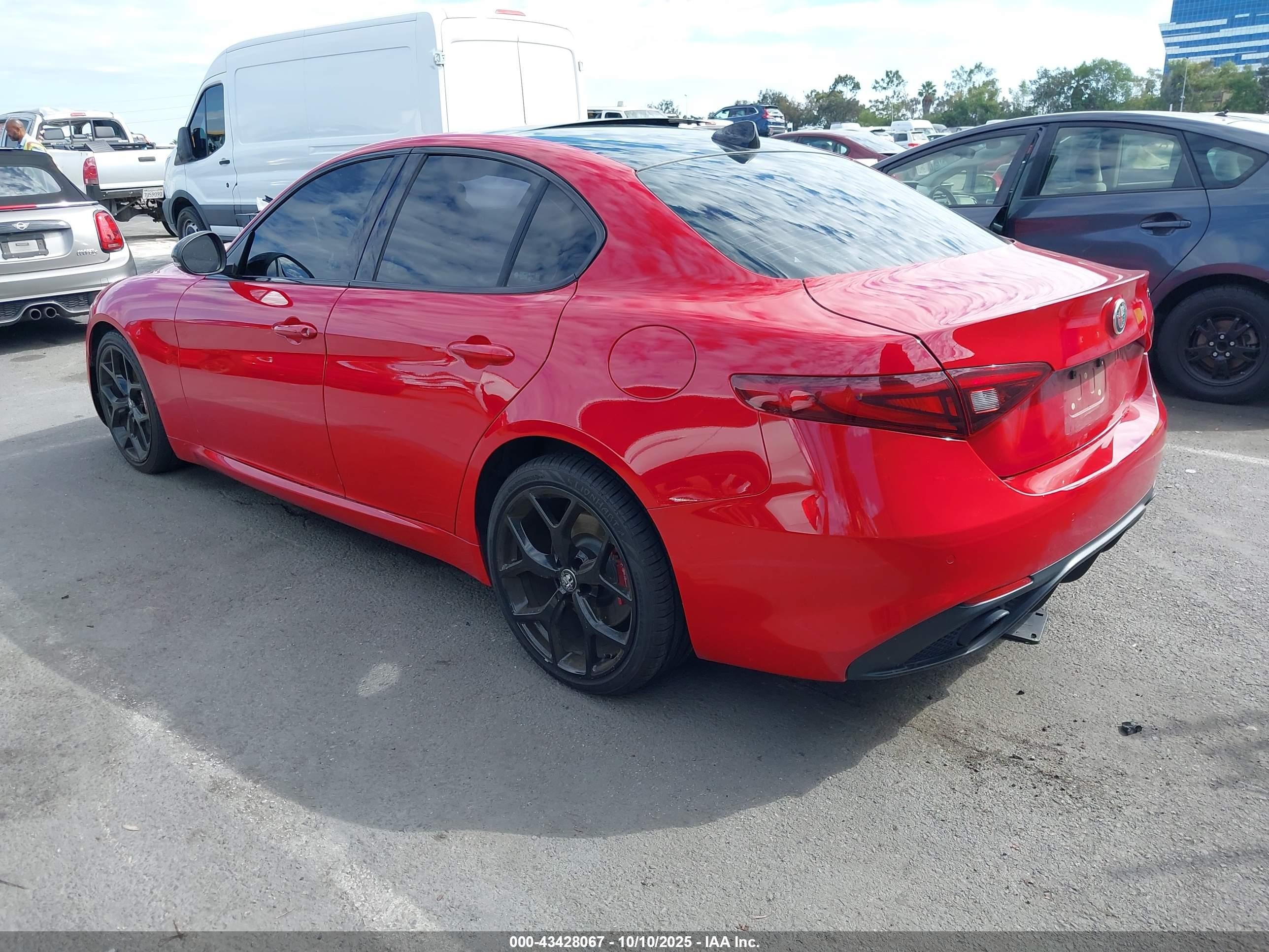 2020 Alfa Romeo Giulia Sport Rwd Red vin: ZARFAMAN9L7626852